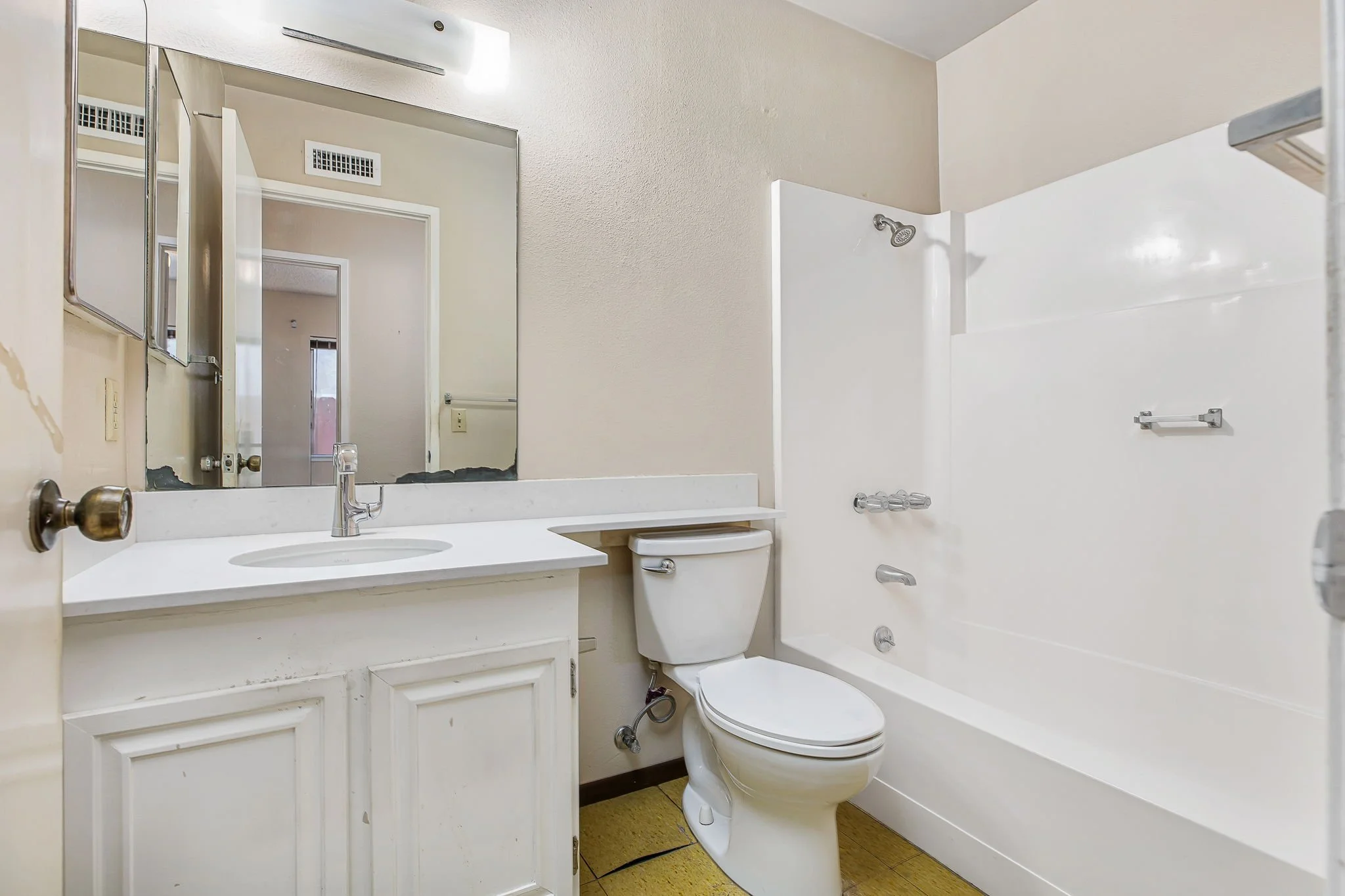 21-web-or-mls-Avenida Del Gato 021.jpg