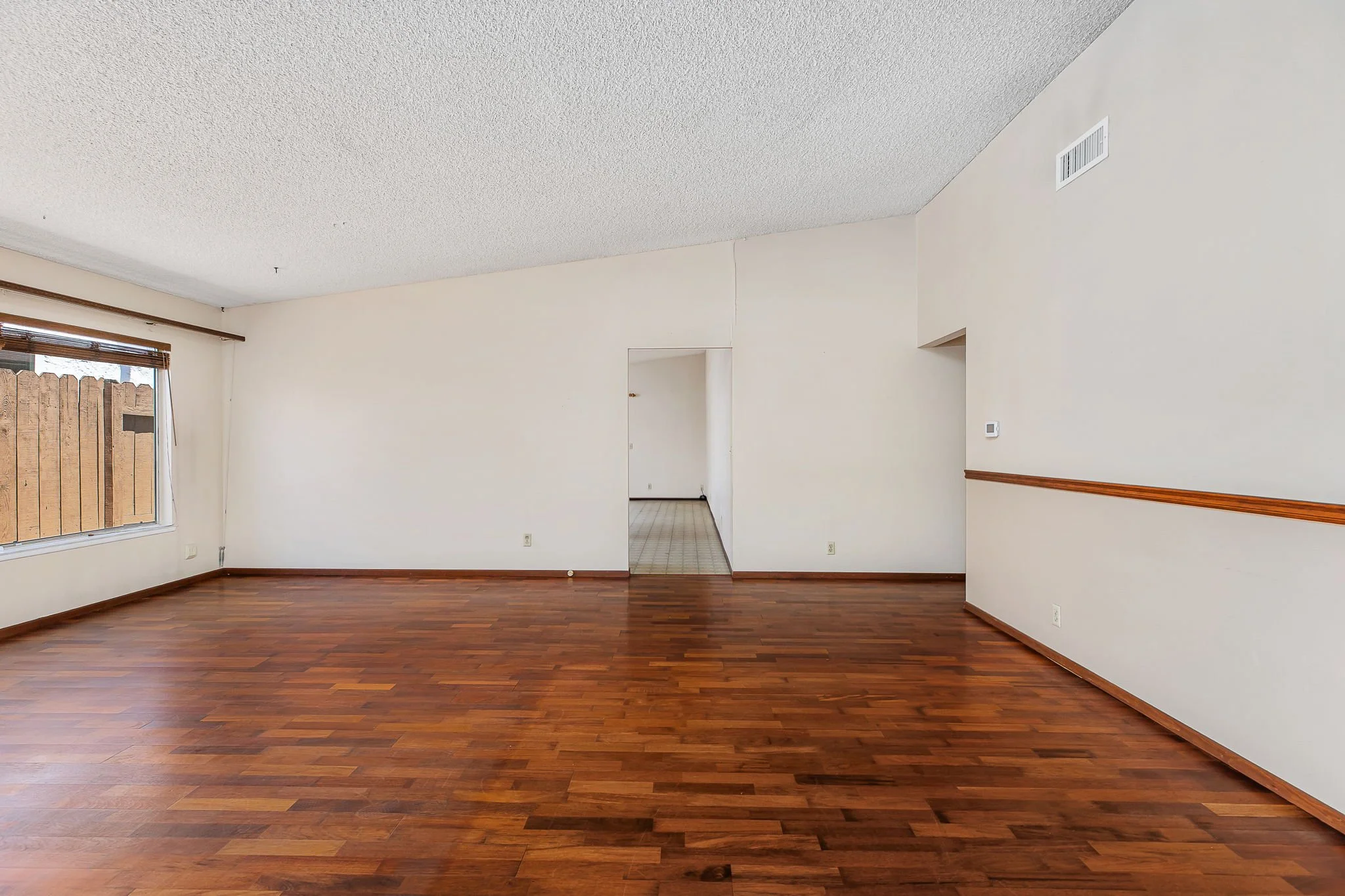 12-web-or-mls-Avenida Del Gato 012.jpg