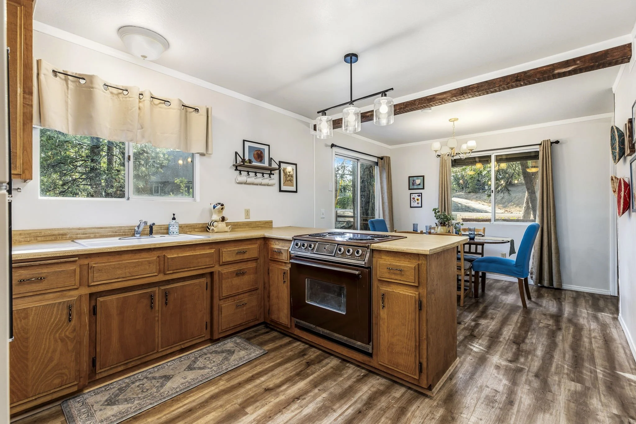30-web-or-mls-Sylvan Way 038.jpg