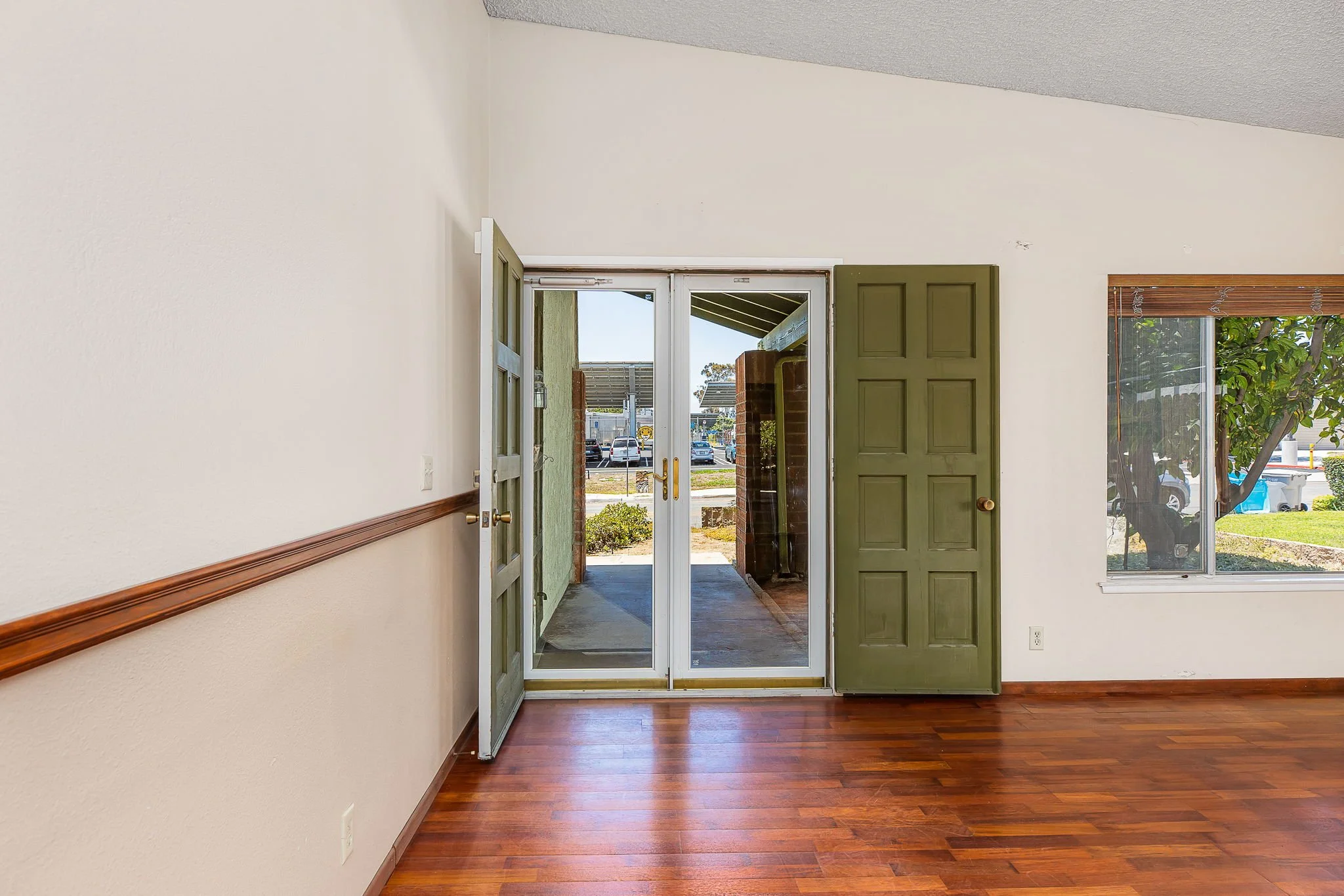 8-web-or-mls-Avenida Del Gato 008.jpg