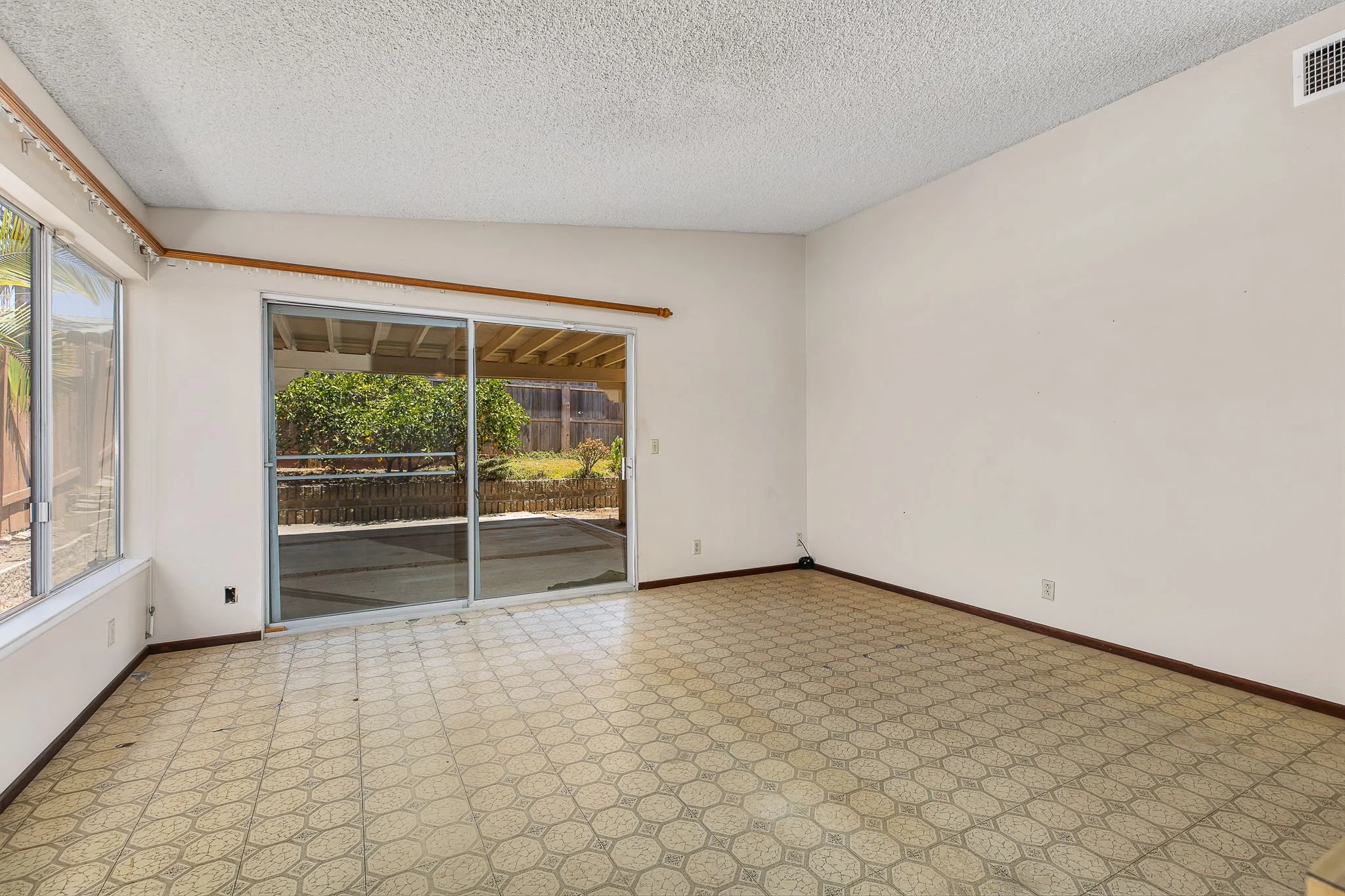 14-web-or-mls-Avenida Del Gato 014.jpg