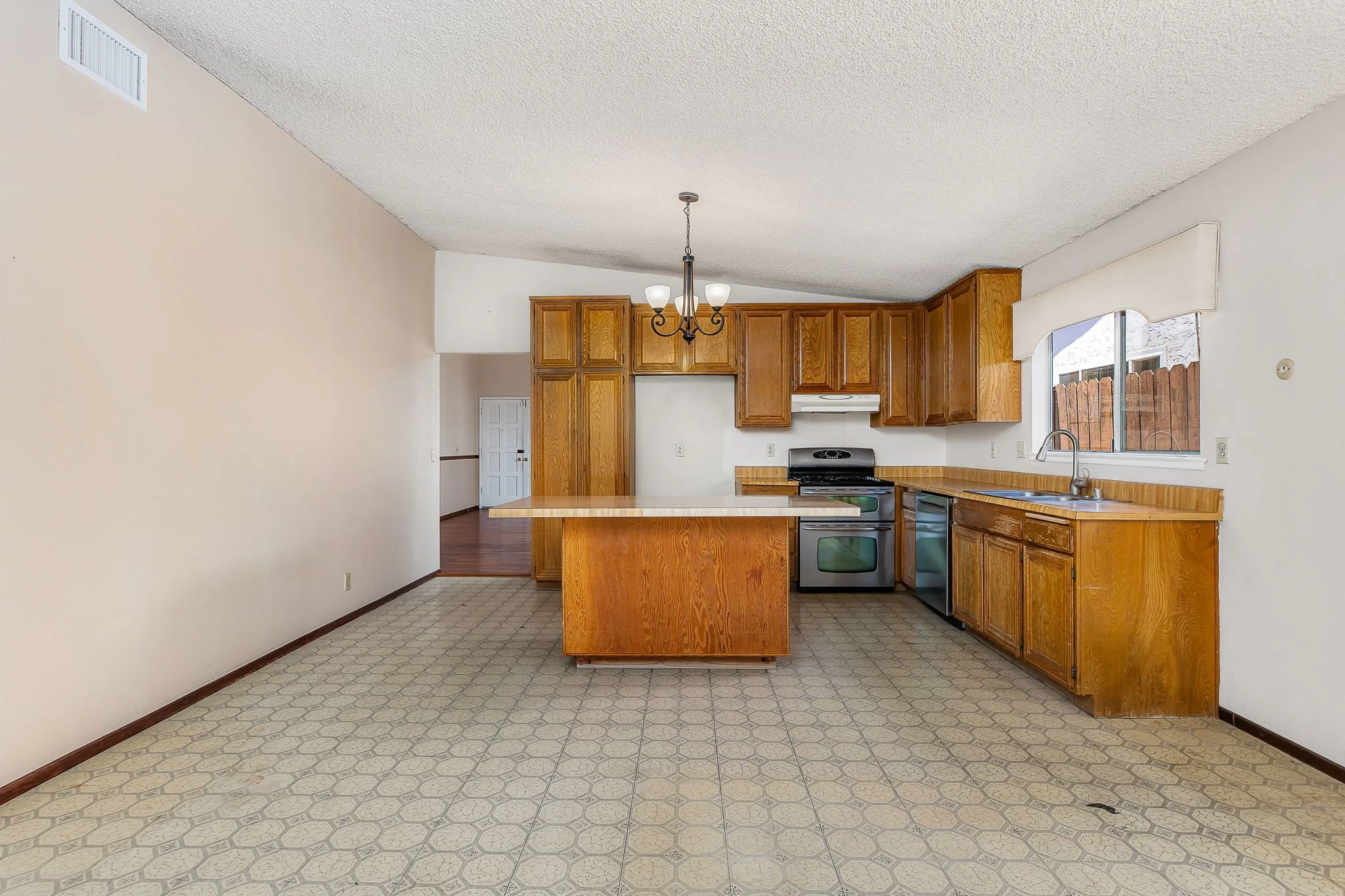 15-web-or-mls-Avenida Del Gato 015.jpg