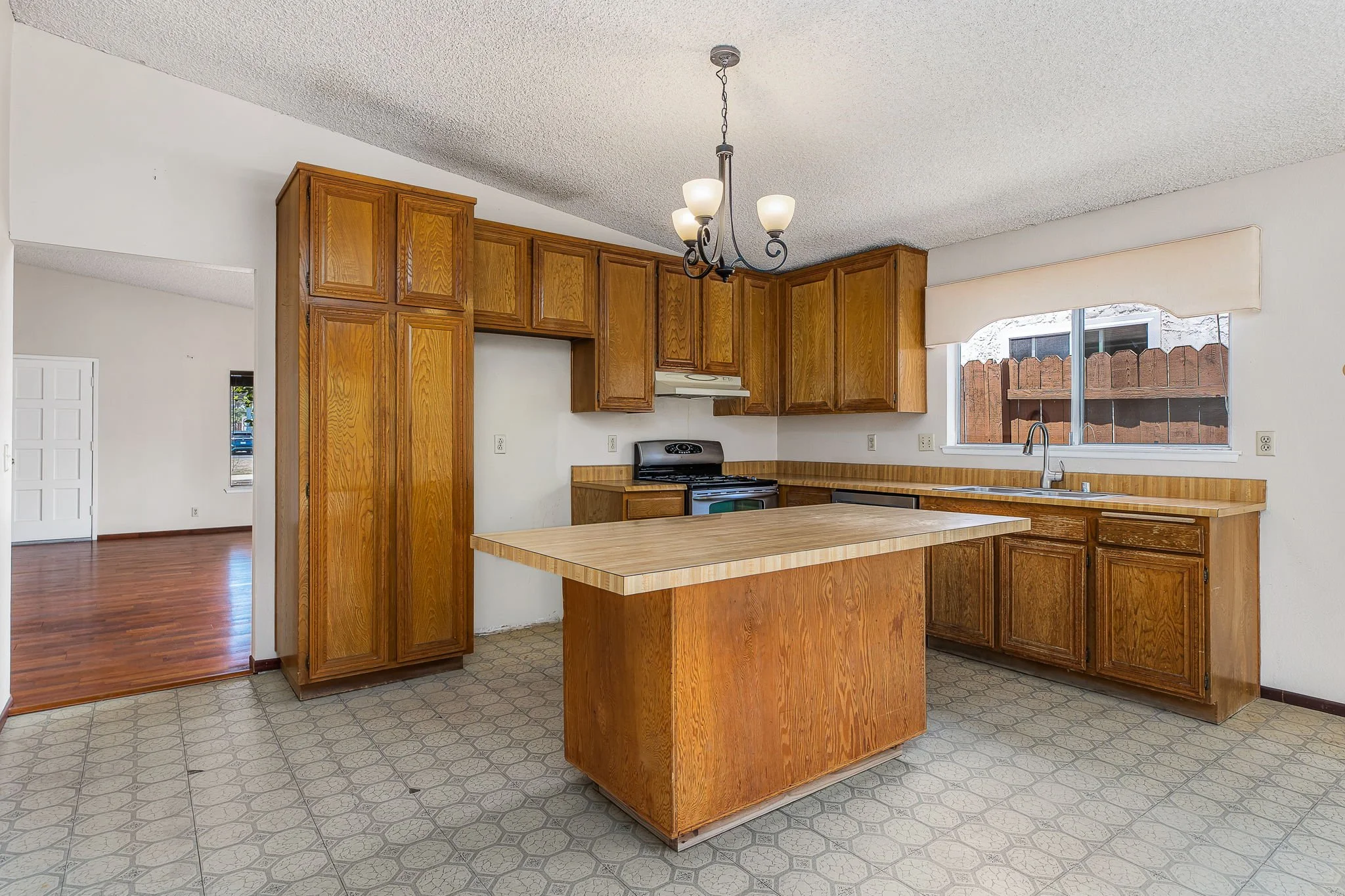 16-web-or-mls-Avenida Del Gato 016.jpg