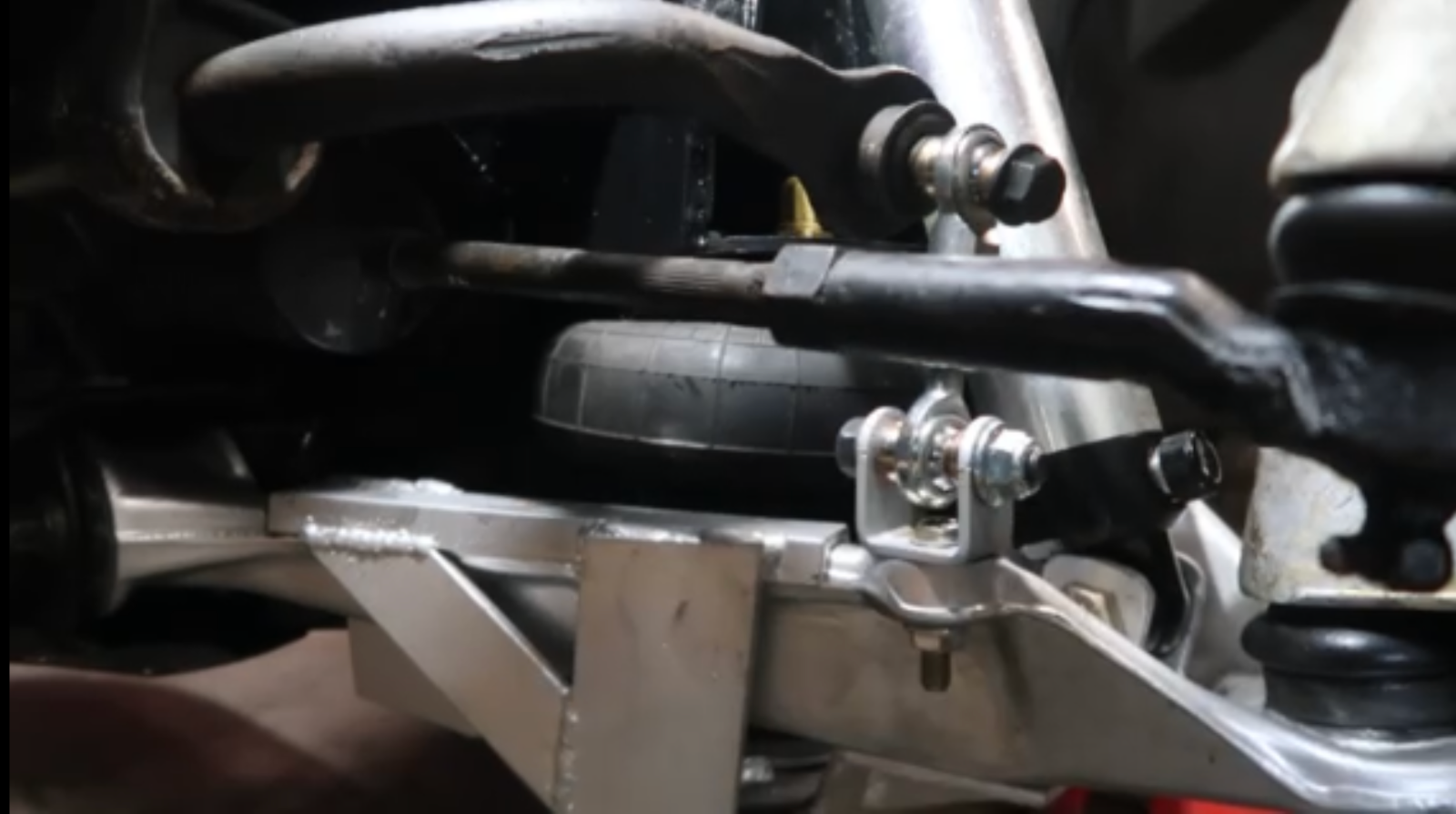 thumbnail image 2 of Front Sway Bar Links For Hyundai Santa Fe 2013-2018 & Kia Sorento 2014-2015 - 2 Pack Stabilizer Replacement 2 of 9