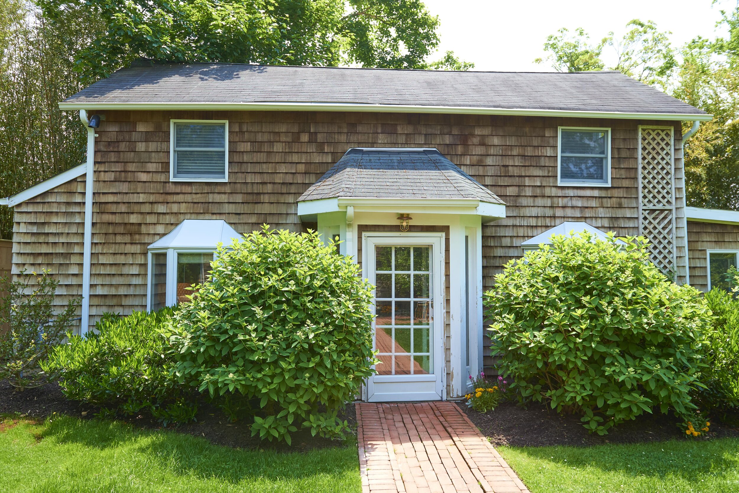 The Bellport Inn Rooms — Bellport Inn