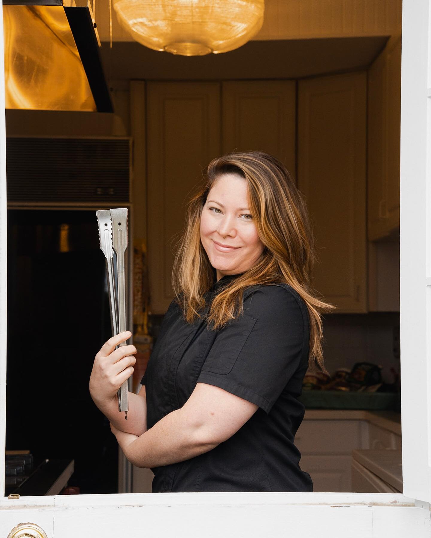 Please join us in wishing our very own award winning Chef Jen a HAPPY BIRTHDAY!!!! 🎂 She steals hearts with her granola, wows us with her artful grazing boards and makes us do backflips for her veggie sushi.  Her custom menus and catering options co