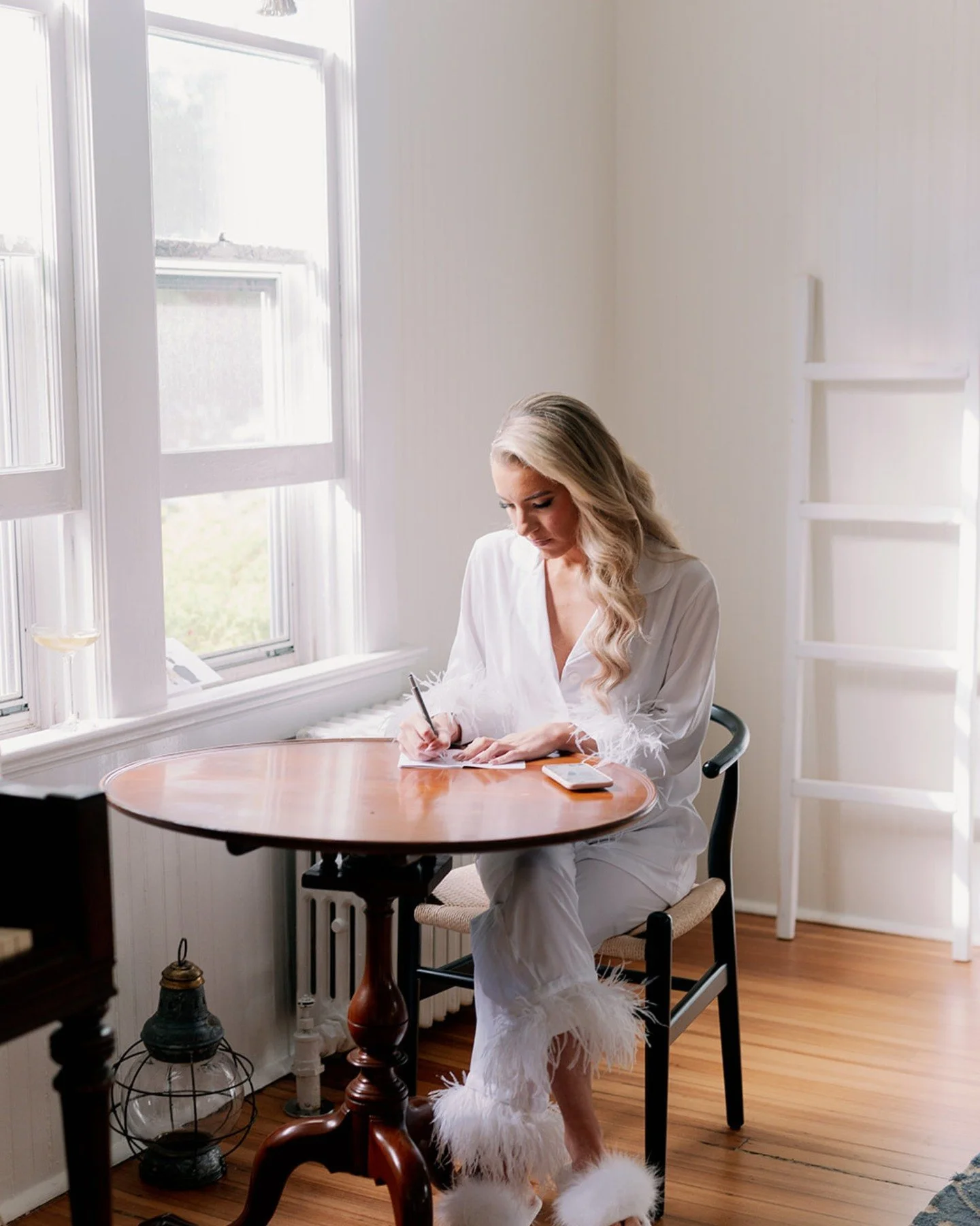 In every corner of our inn, you'll discover spaces where time slows down and reflection finds you β¨
Whether you're journaling your thoughts, getting lost in a good book, diving deep into meaningful work, or simply being present in the moment –
