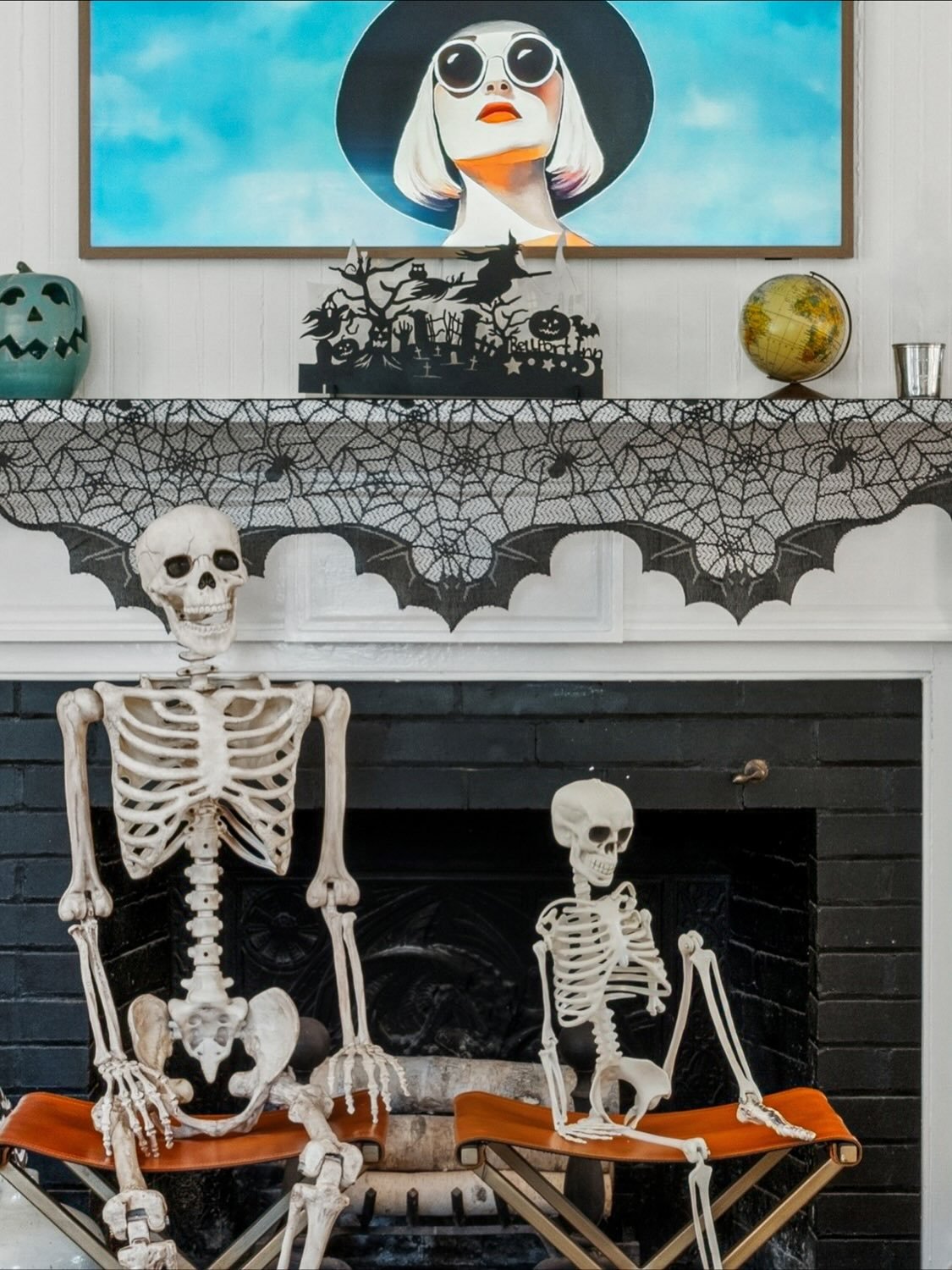 🎃 Happy Halloween from our crew! 💀 Once you check in, you&rsquo;ll never want to leave! 🍁 #trickortreat #bellportinn #loveourguests 
.
.
.
#longisland #boutiquehotel #bellport #bellportvillage #skeletoncrew #weekendsfromnyc