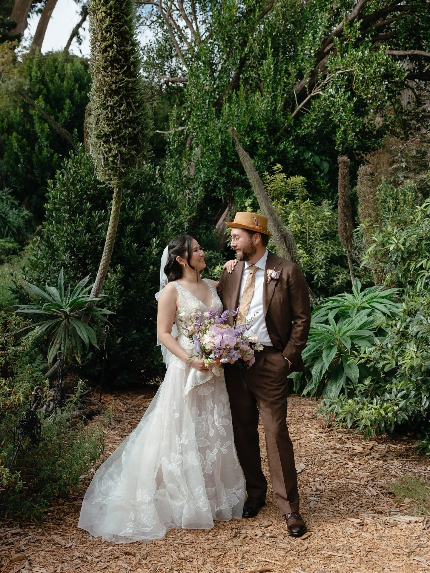 A perfect September day in the city with Angela &amp; Trevor🌸

Photography | @bridgetrburnett 
Planner | @dreamsonadimeeventsandweddings 
Caterer | @melons_catering 
Florals | @greenpetaldesigns 
Ceremony venue | @sfbotanicalgarden 
Reception venue 