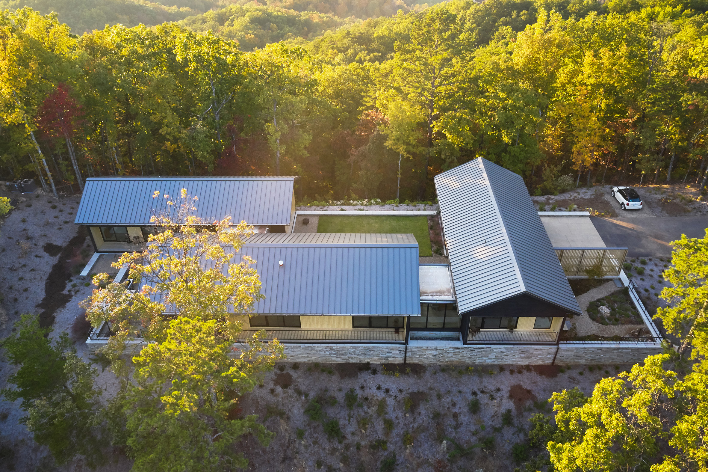 short-mountain-house-sanders-pace-architecture_dezeen_2364_col_13.jpeg