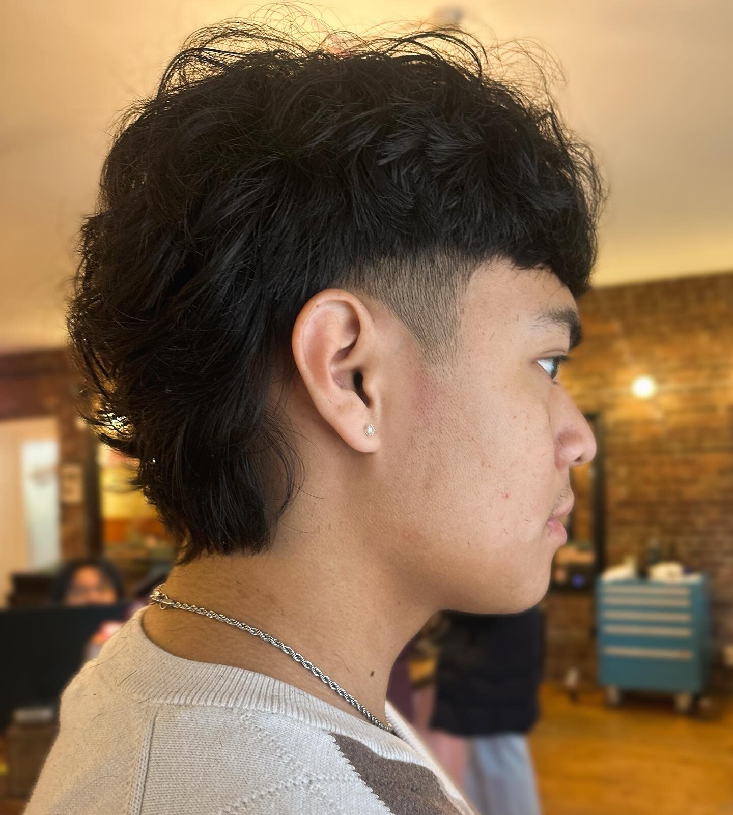 More mullets like this pleassse. 
Hope everyone is staying as warm as possible out there! ❄️

#chachaslex #chachasalon #lex #lexky #lexingtonky #ky #kyhairstylist #kyhair #lexingtonhairstylist #lexingtonhair #universityofkentucky