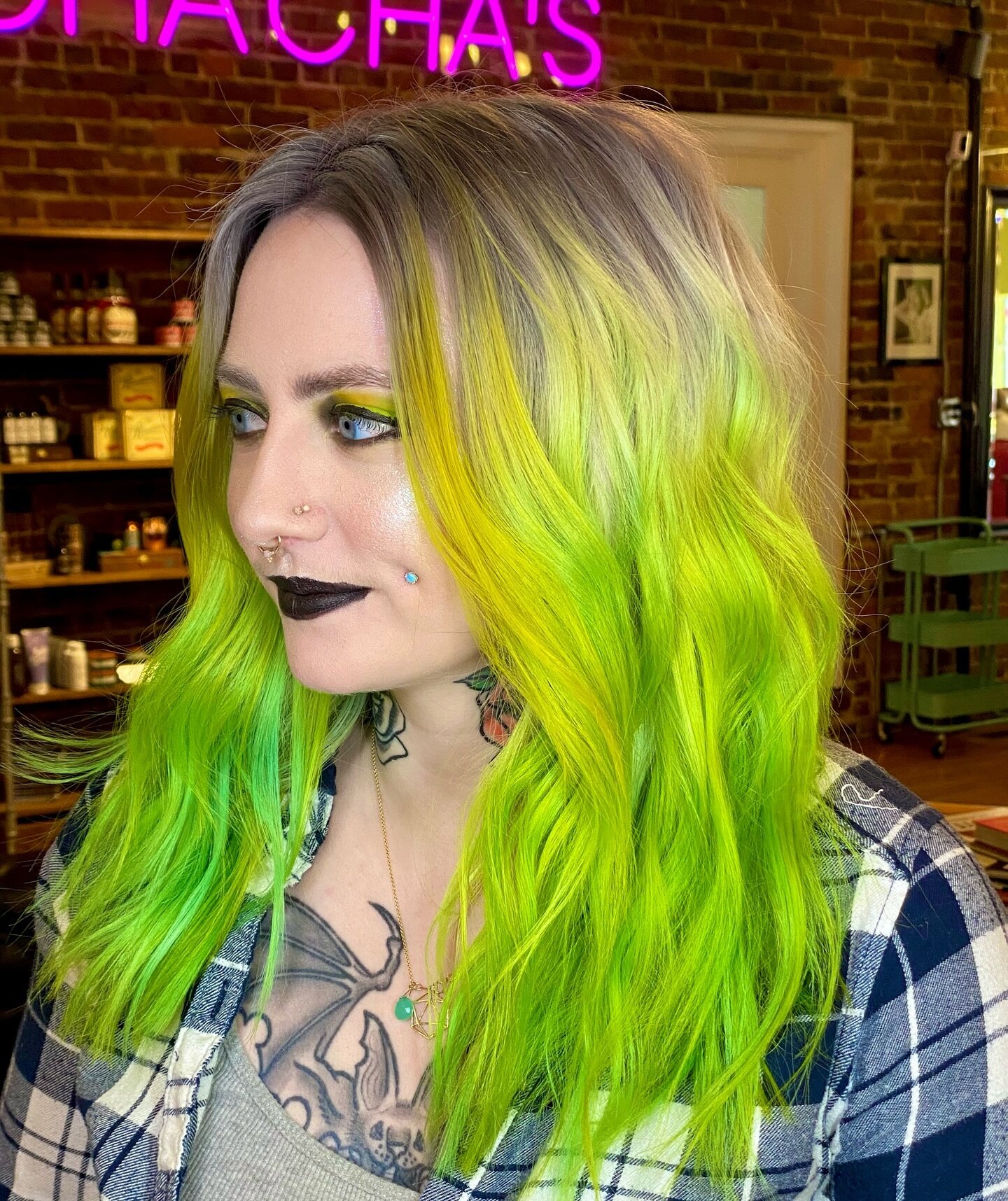 Is this ghost roots??? I dunno, but I love silver and neon green together. @itsyaboi82 hair has been holding on the a blue green color since March of last year, so we are just going with the flow. Thank you for the ideas Kelsey!!!!!!

#btconeshot2024
