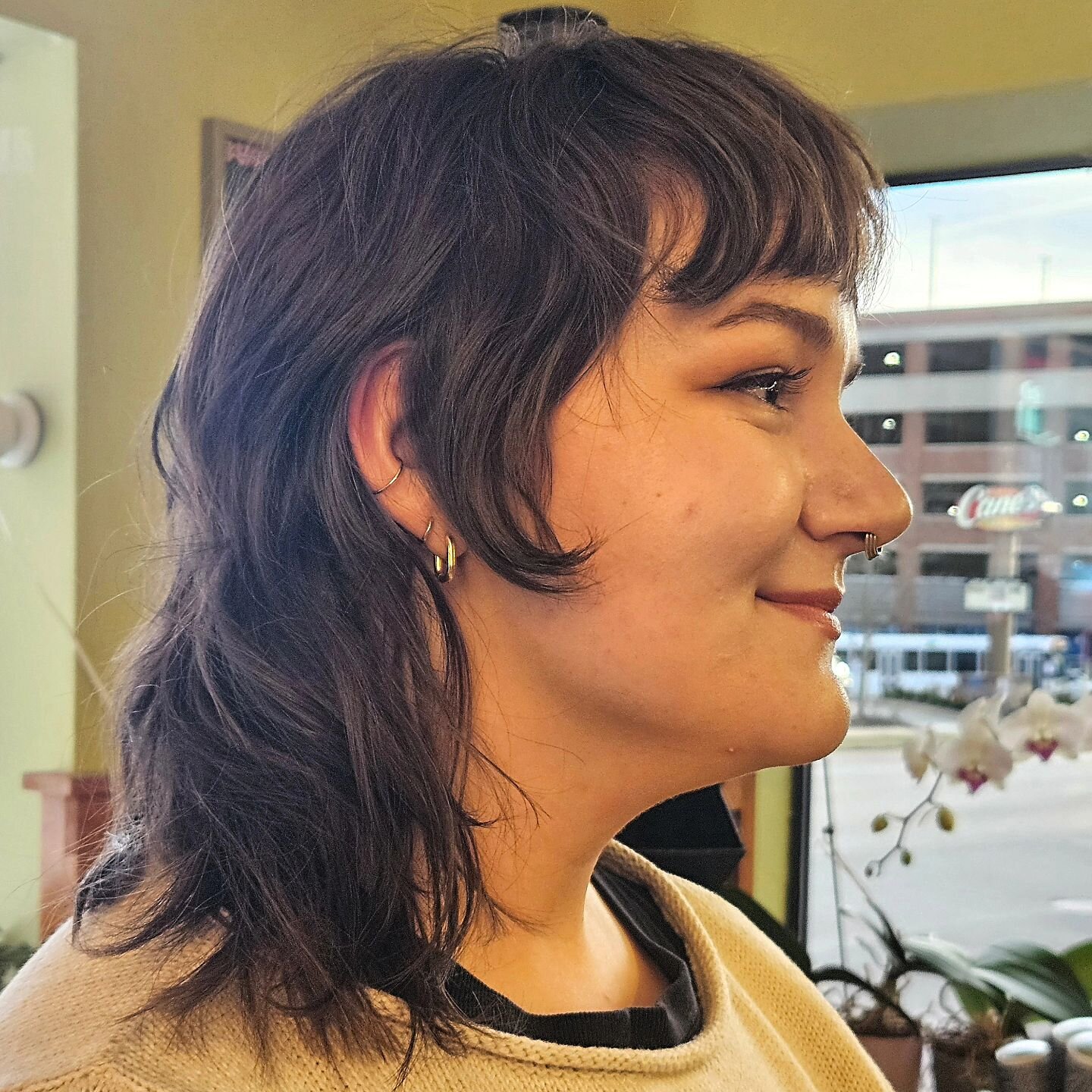 A wee ear tuck and we can go from an adorable shag to a mullet feel 🤘
Abby(she/her)

-get in my chair and let's customize your hair to your lifestyle!- 

#lexingtonkysalon #lgbtqhairstylist #transhairstylist #shaghaircut #shagbangs #lexingtonkyhairs