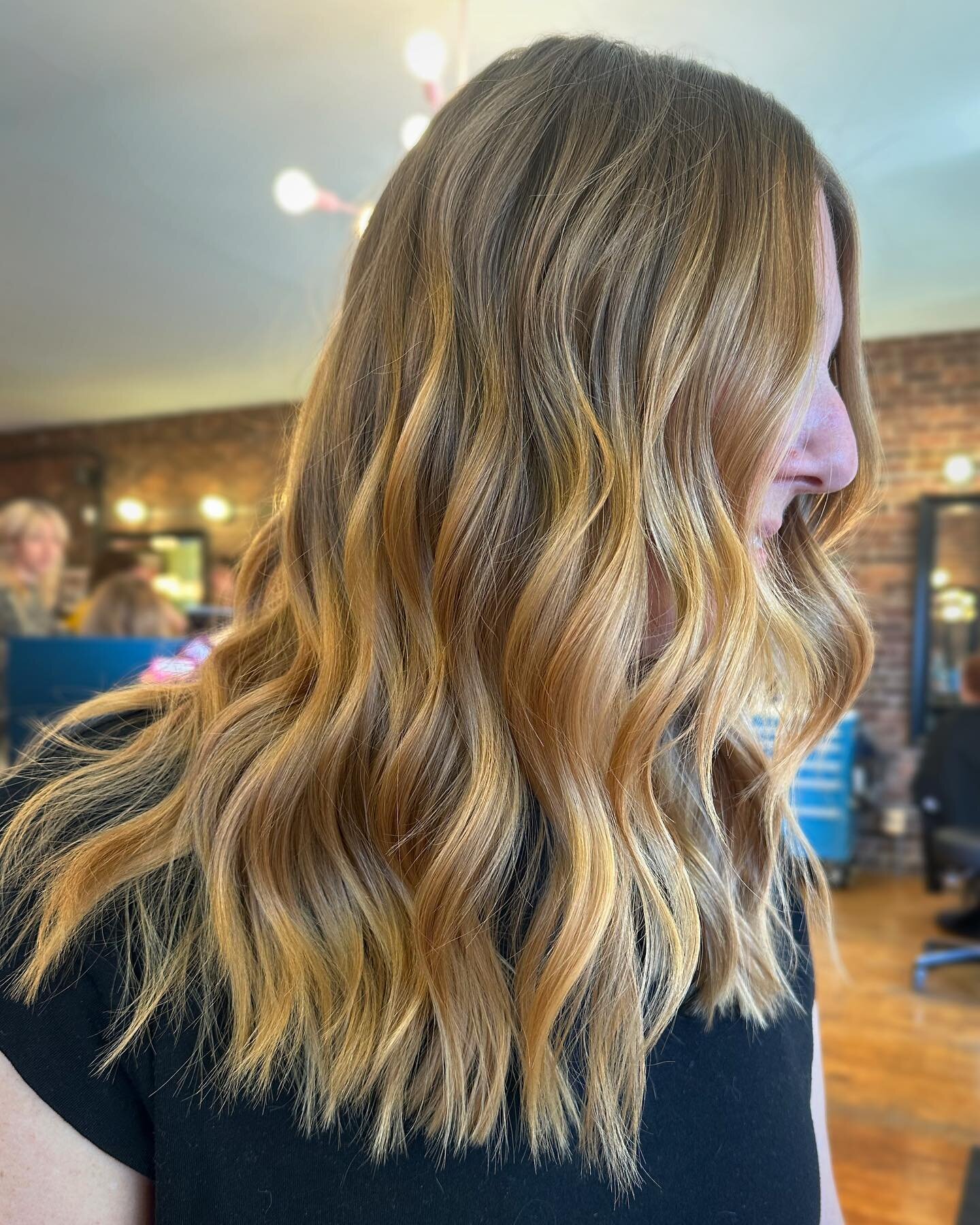 Copper blonde balayage. One of my faves for summer and spring. ☀️

#chachasalon #lex #lexky #lexingtonky #lexingtonhairstylist #lexingtonhairstylist #kyhair #kyhairstylist #universityofkentucky