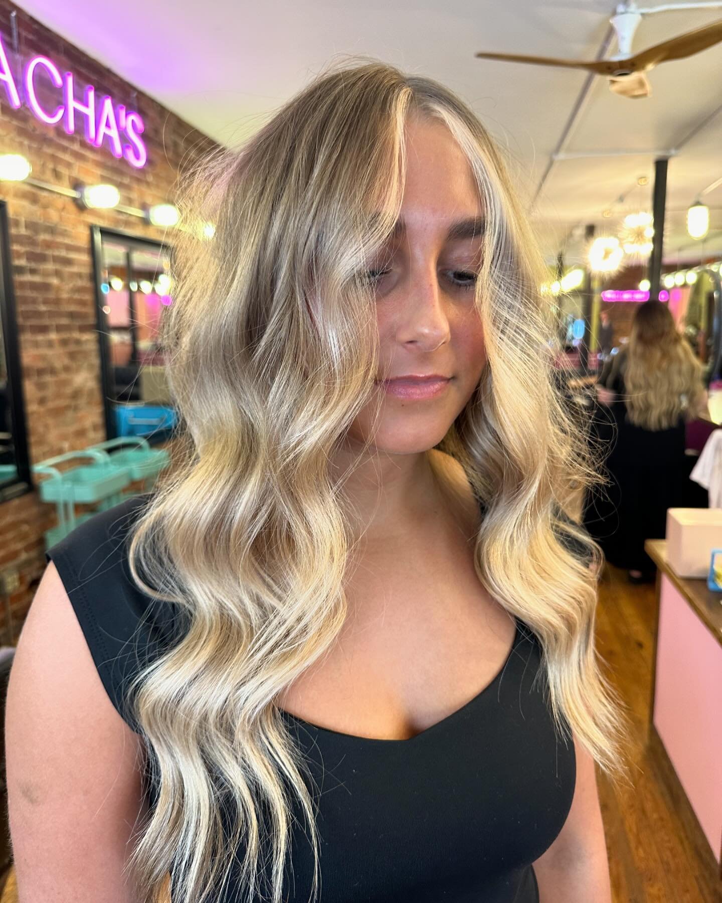 If you&rsquo;ve been looking for a sign to go blonde for summer, here it is&hellip;.this is your sign. 🚨🚨🚨

Foil/balayage combo on my Madi girl. @madi_dalexander 

#balayage #foilayage #summerblonde #universityofkentucky #kyhairs #kentuckyhairs #h