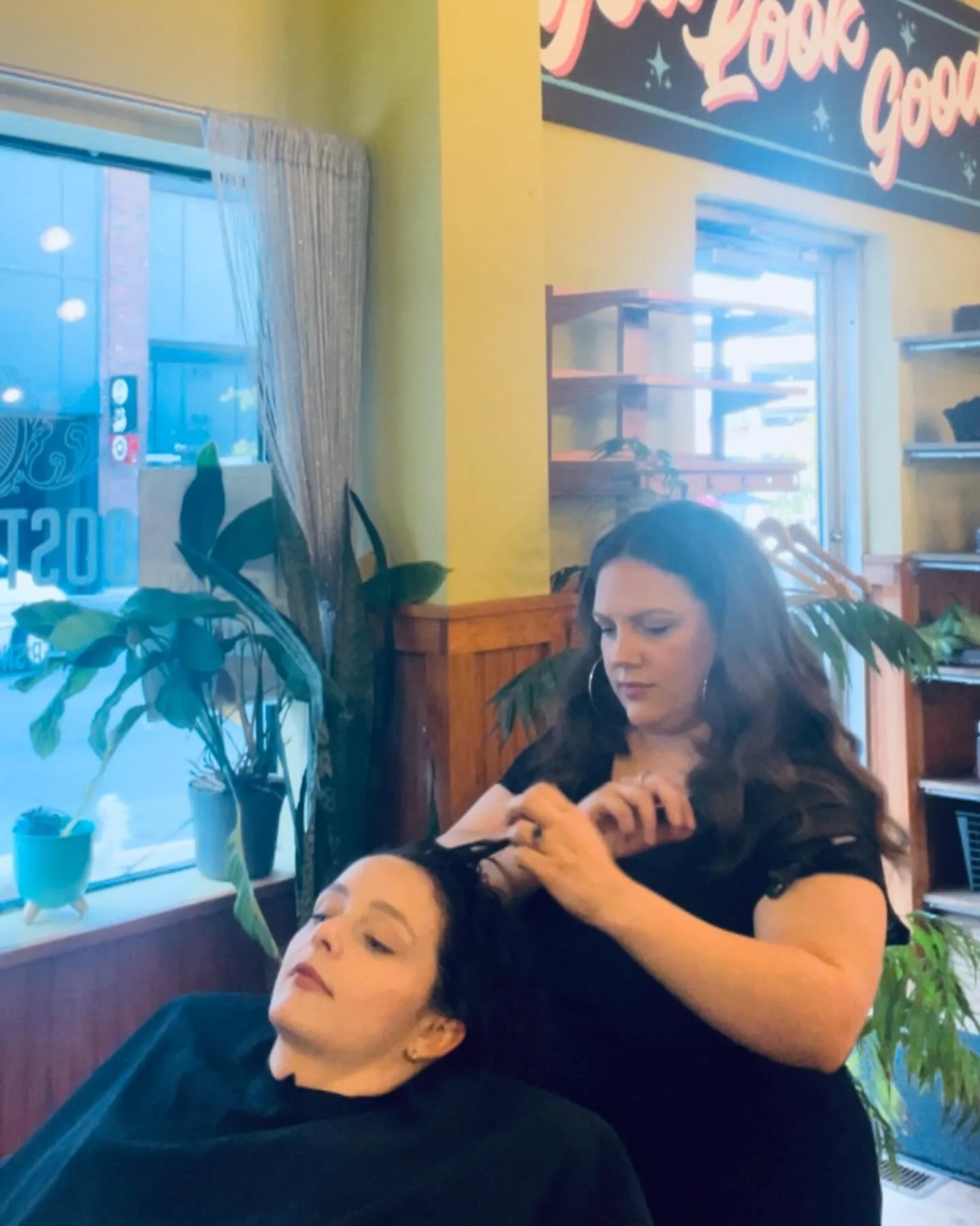 ✨ DELUXE HAIRCUTS ✨

This service is great for first time clients and clients who go more than 3 months inbetween appointments. 

The service includes enough time to have an in depth consultation and map out a game plan to achieve your hair goals. 

