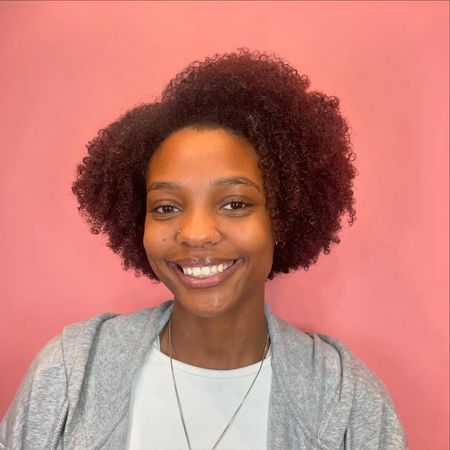 Summertime always brings me back to listening to Harry ✨

It&rsquo;s just begun and I am quite literally over this heat!! 

Some textures love humidity, others don&rsquo;t. If you&rsquo;re like me and it doesn&rsquo;t, lean into the frizz and wear it