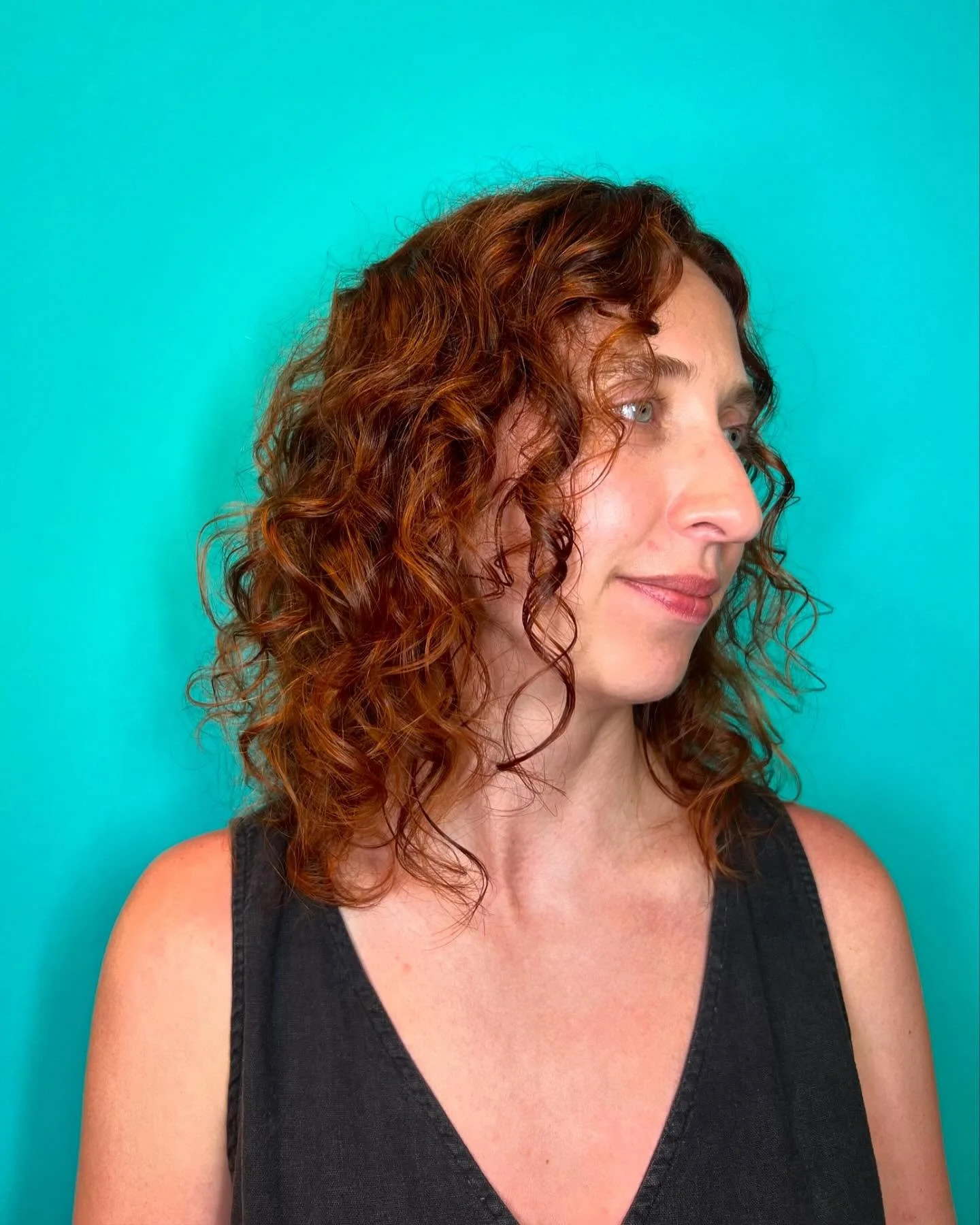 my kink is copper- or whatever chappell roan said 😋

we colored with- @wellahair
styled those curls with- @ghdhair blow dryer &amp; diffuser &amp; @cultandking jelly!