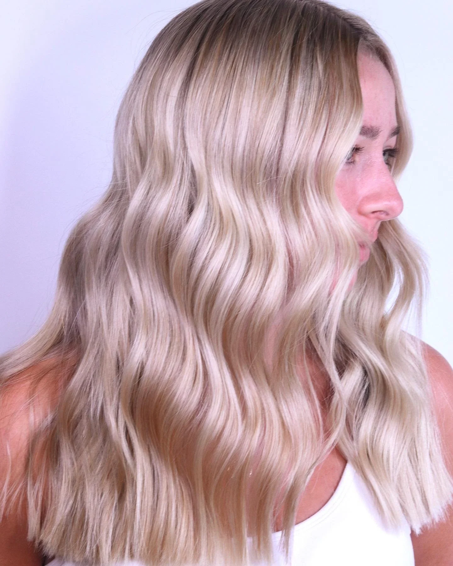 soft natural golden blonde for Emily 🌻 makes me sad that summer is basically over but who says you can&rsquo;t be bright blonde all year round? 

#salonchacha #lexingtonky #blonde #highlights #sharethelex