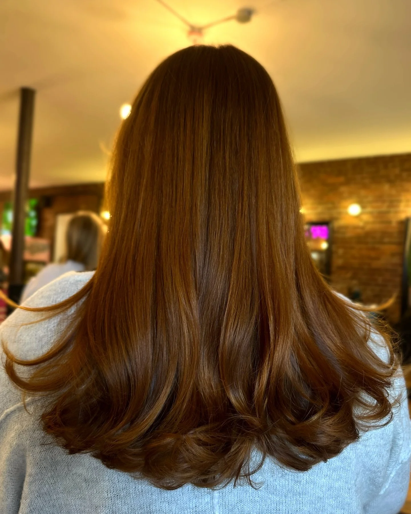 I will always have soft spot for my redheads 🫶🏻
#chachasalon #lex #lexky #lexingtonky #lexingtonhair #lexingtonhairstylist #kyhair #kyhairstylist #kentuckyhair #kentuckyhairstylist #universityofkentucky #copper #copperhair #redhair