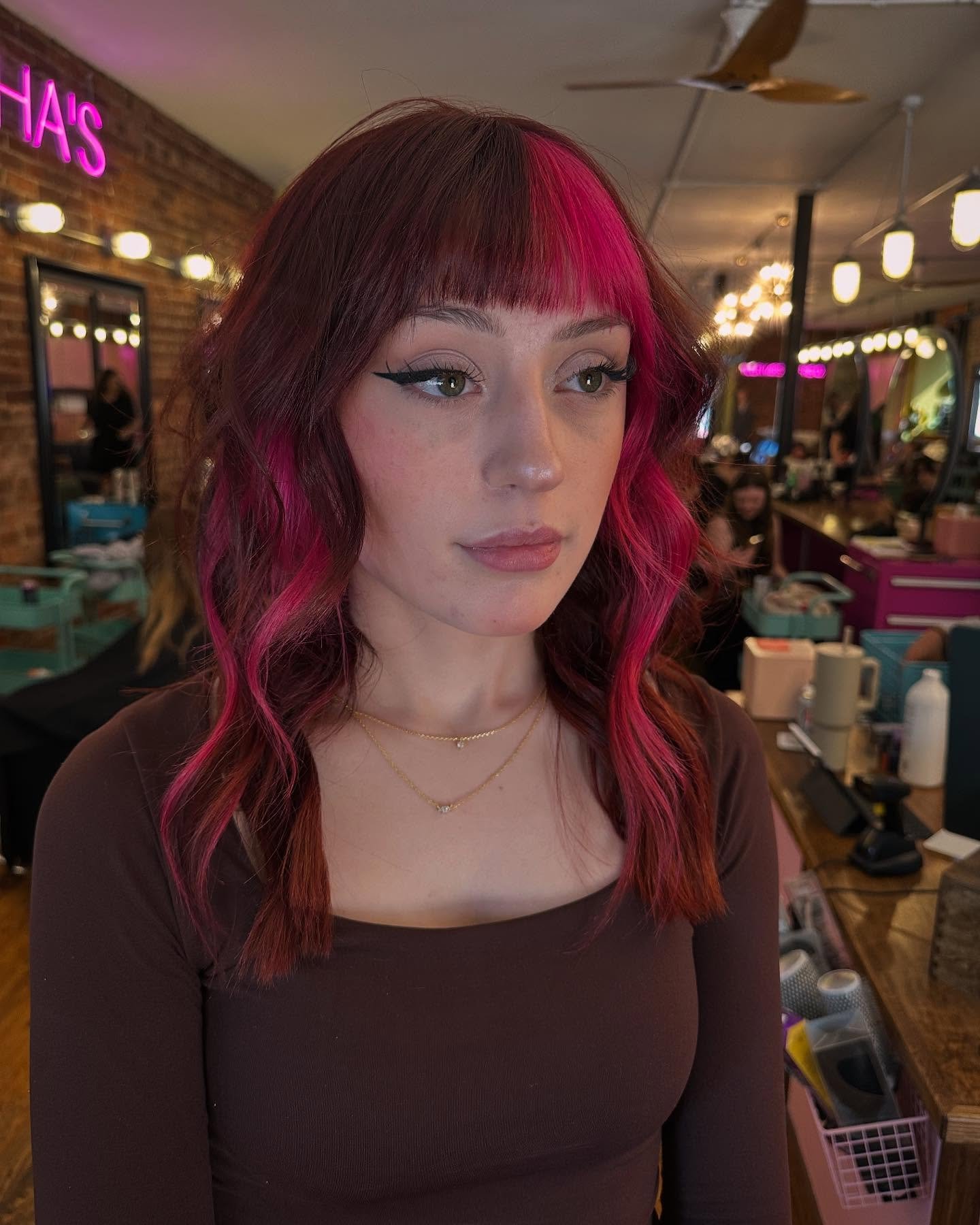 The cutest color block on the cutest girl. 🍓🍓🍓

More like this, please. 

#colorblock #vividhair #colorblockhair #redhair #hairthelex #sharethelex #kyhairs #kentuckyhairs #lexingtonky #universityofkentucky