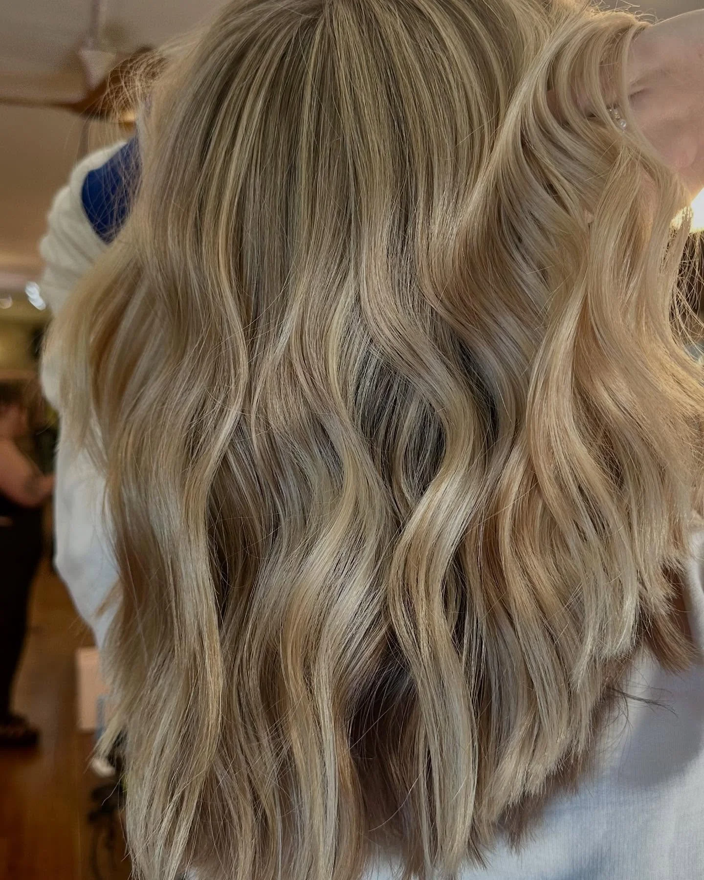 It&rsquo;s all in the details. 🌞

Summer is easily my favorite, and part of my reasoning is MORE BLONDE. If you&rsquo;re looking for a bright new look, I&rsquo;m your girl.
