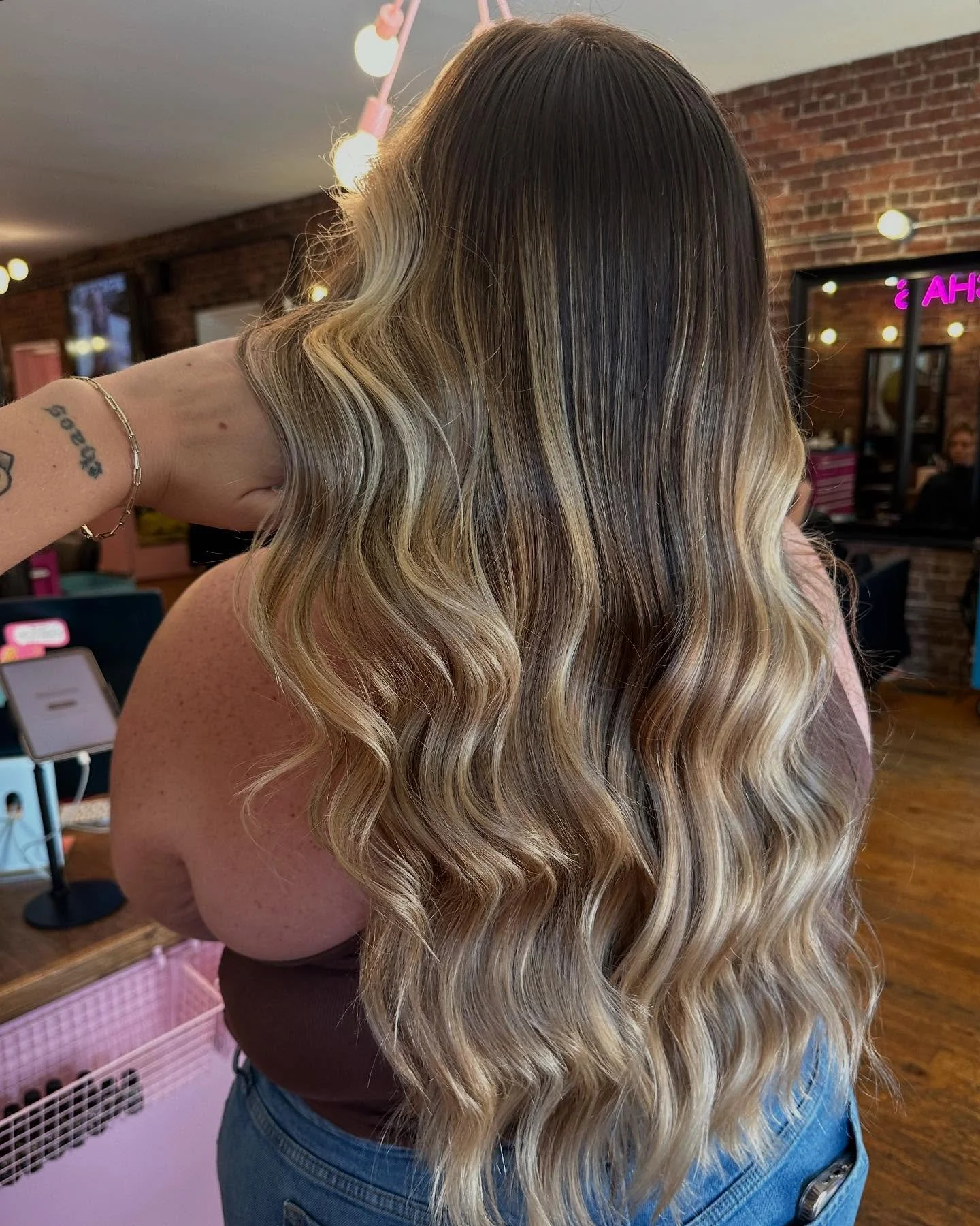 Big GIANT transformation on my sweet girl @chrissyaarieona yesterday. 

Swipe for the before. 

The picture doesn&rsquo;t do this justice, but trust me when I say all this hair took me the FULL four hours.