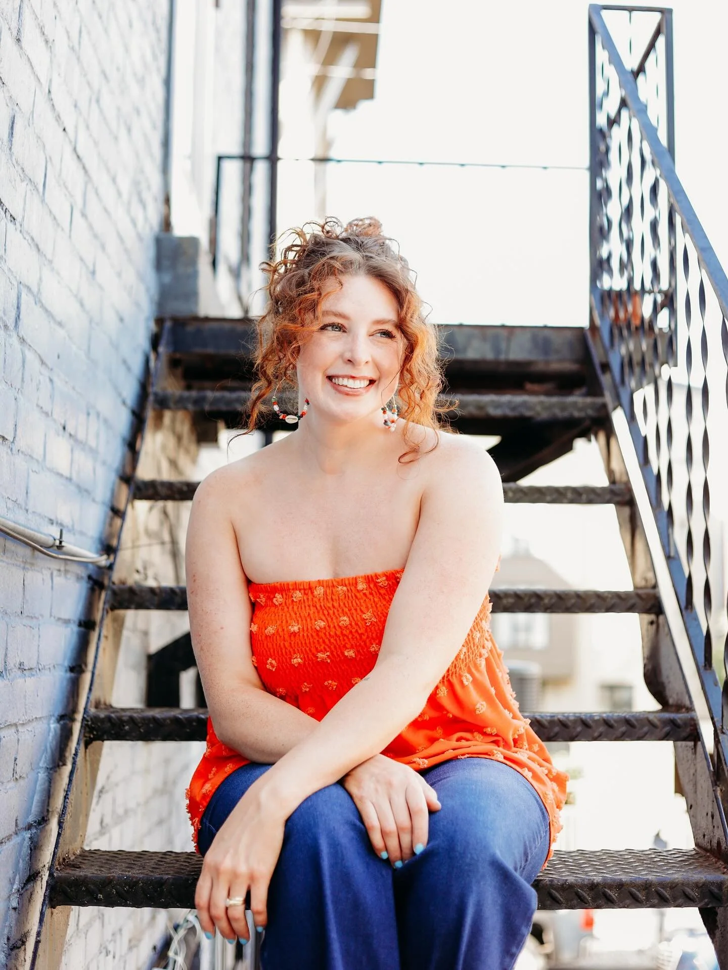 Hey! My name is Bryn for those of you that are new to my page and for those of you that have been around for a minute now.. hello! 
I wanted to share some things about me, me at home, my family, life outside of the salon. You see my page you know I
