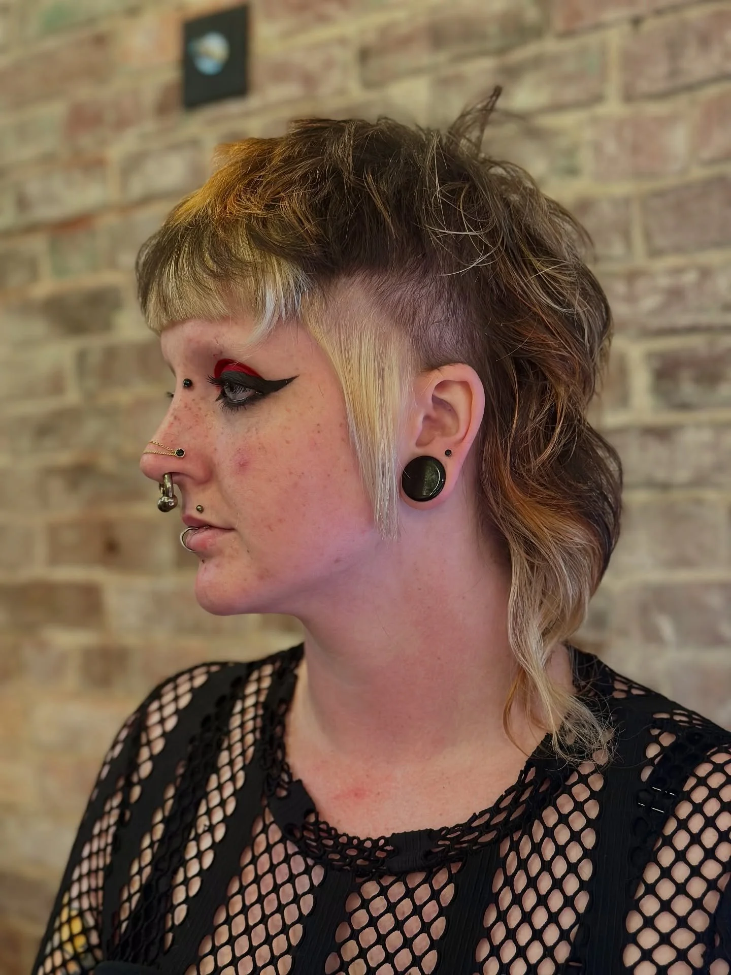 Scarlette always gets the sickest hair, more like this pls. 🖤 
*** ALSO, I&rsquo;m outta the shop until next Tuesday! I&rsquo;ll be at @muddyrootsmusic 🫡 For any bookings please utilize the link in my bio or by calling/texting the salon. Thank you 