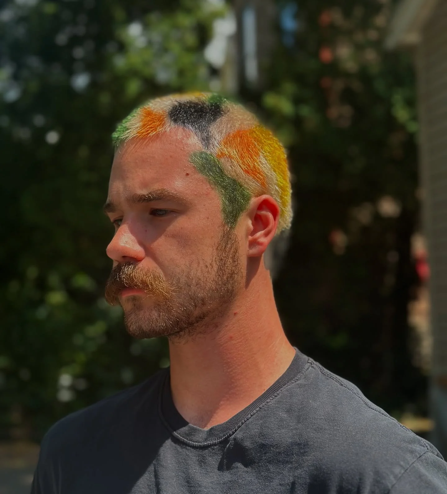 Camo for @youthoftat2 🫡 (it&rsquo;s not neon irl btw) (shave your head so I can paint it) 

Colored with @pulpriothair 🖤

#camohair #hairtattoo #pulpriotisthepaint #althair