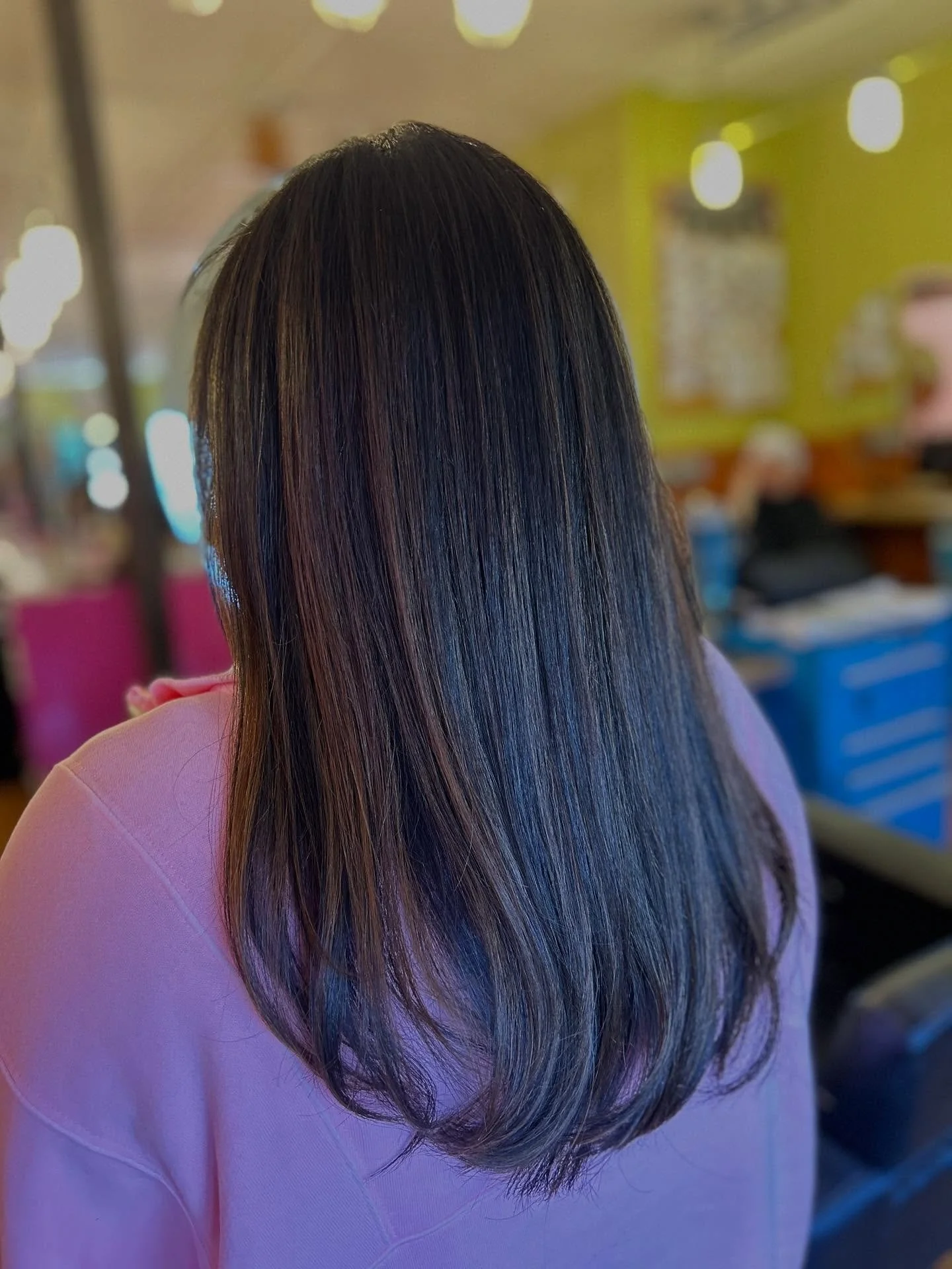 Barely there😍😍

Want to upgrade your natural color without the maintenance of a big transformative color? These lived in colors are perfect if you don&rsquo;t like to be in the salon every 6 weeks but still want to upgrade your look!! Come see me😘
