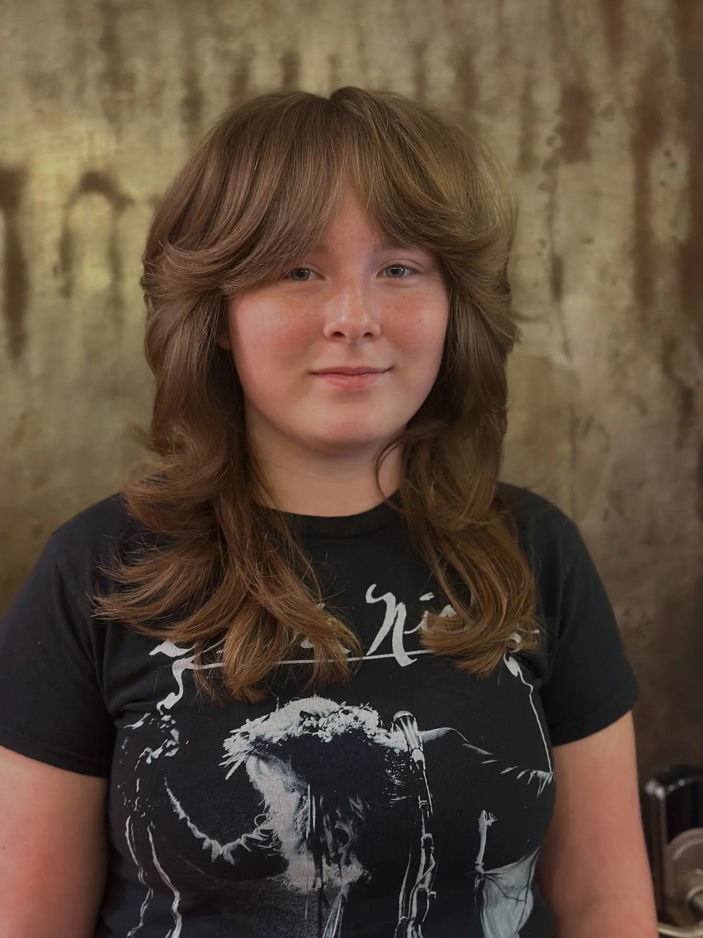 A razor cut shag and a damn good blow out are two of my favorite things. ✨ This could be you, book through the link in my bio. 🖤 

Cut with @jataifeather 
Cleansed + Styled with @cultandking 
#shag #razorhaircut #althair #kentucky #kentuckyhair