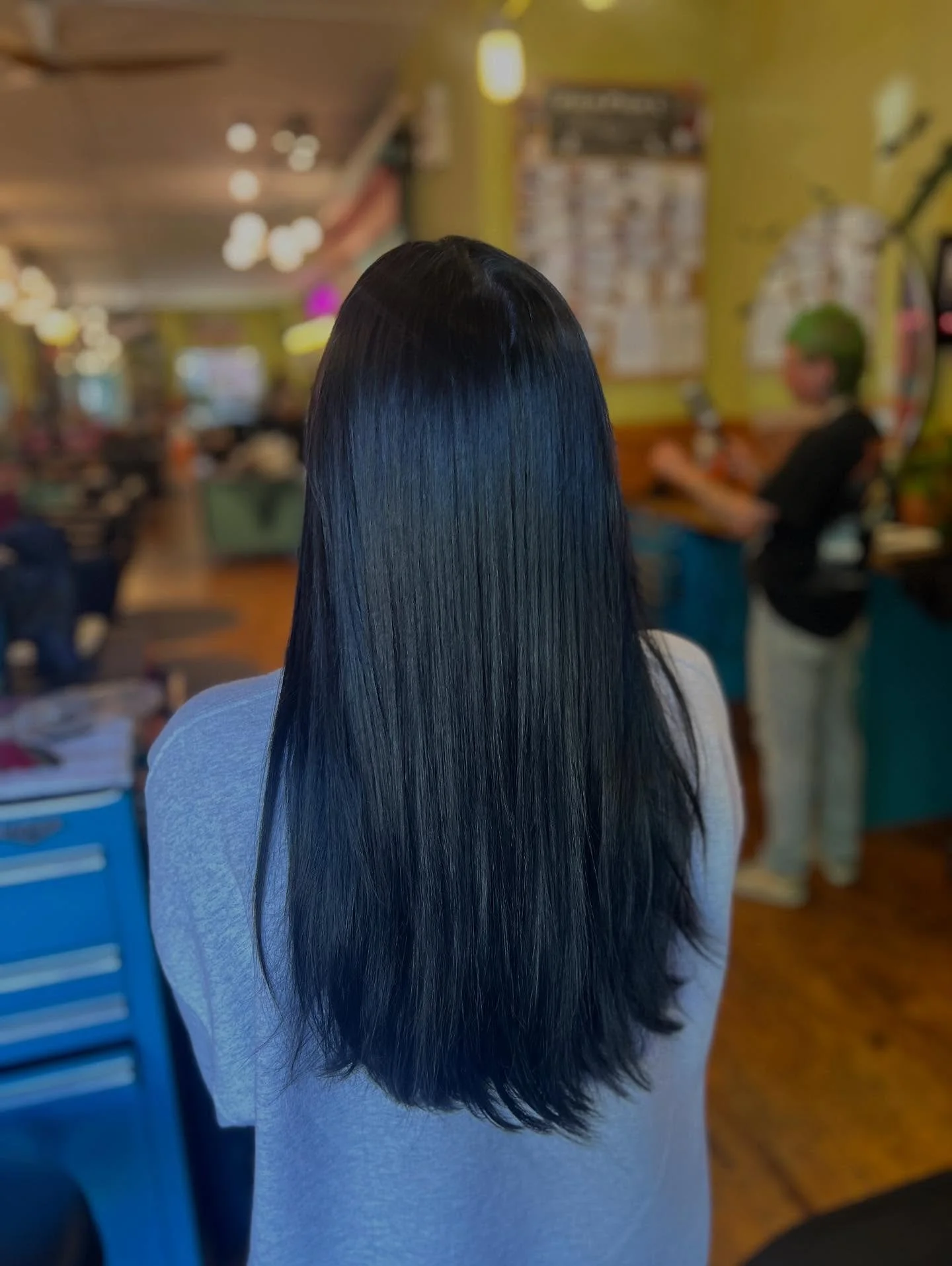 It&rsquo;s giving Megan Fox 🖤

#lexingtonky #hair #jetblackhair #lexingtonhairstylist #hairstylist