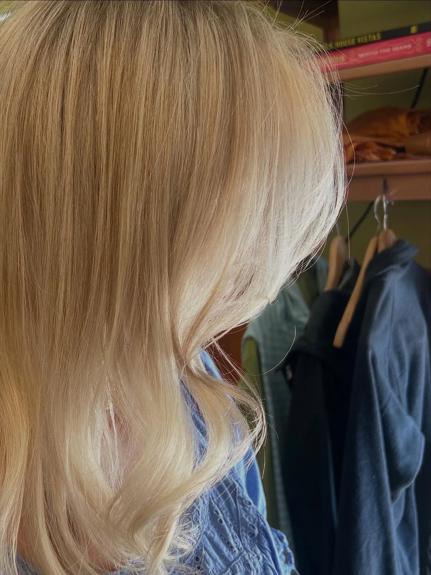 Blondes in good lighting> 

#blonde #chachaslex