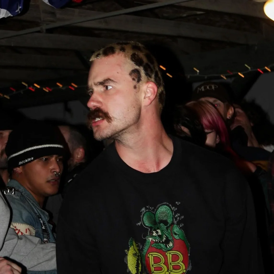 Tbt to cheetah hair on @youthoftat2 at the @dismallex last show. Picture by @tiltedperspective 🫡 

#cheetahhair #althair #hairtattoo #paintedbuzzcut #kentuckyhair