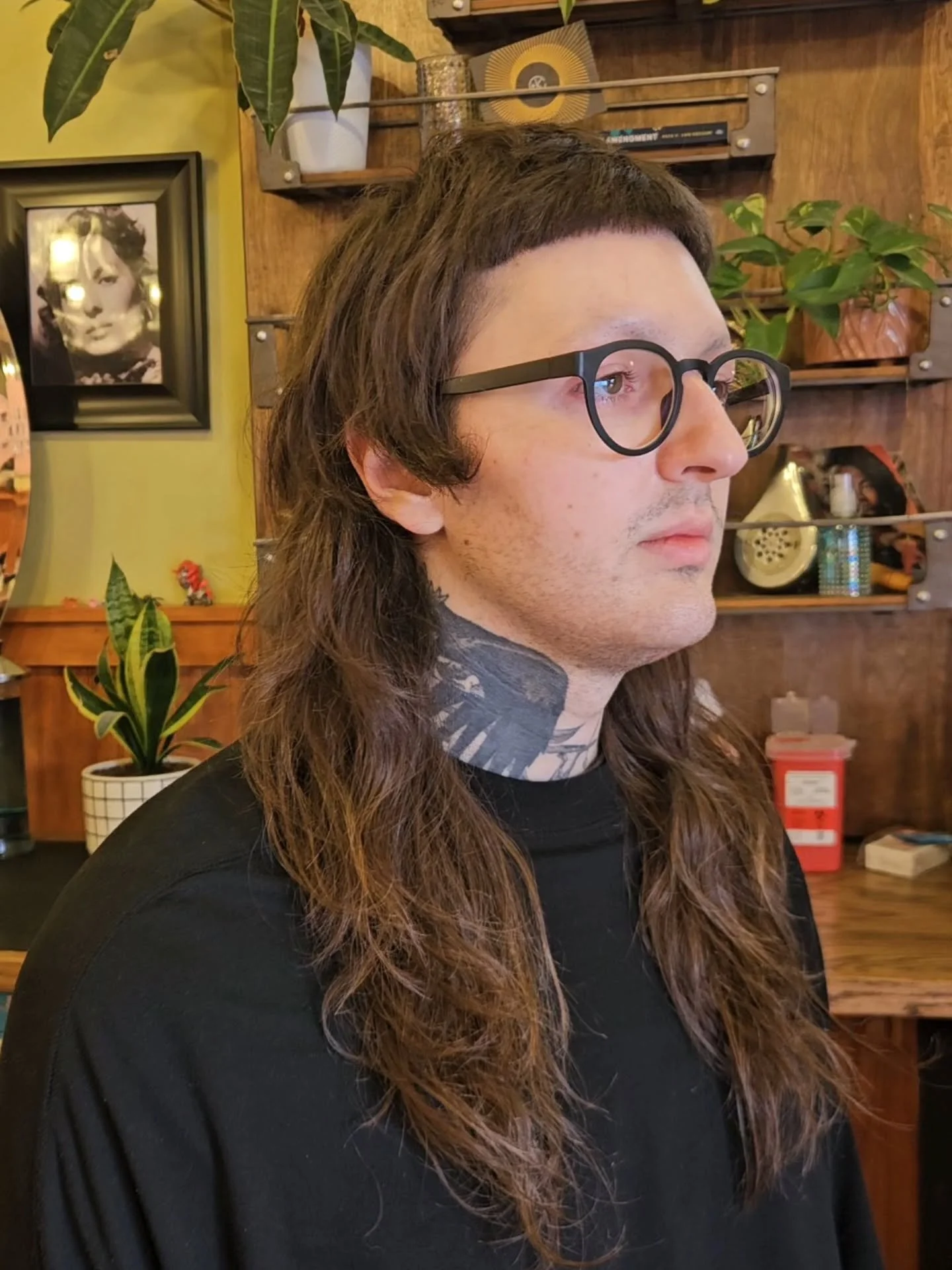 This was so much fun. Loved being able to tailor a cut to Marble (they/them). The micro bangs are gonna help me through the weekend.

Styled with @cultandking and hand styled.

#razorhaircut #lexingtonky #queerhairstylist