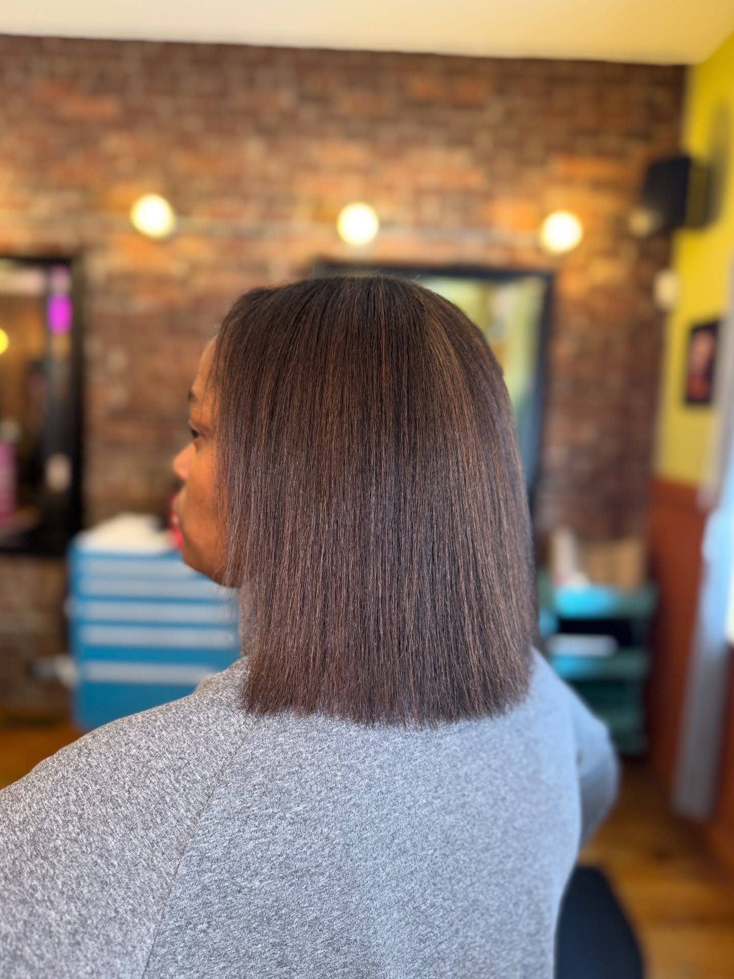 Sickening how smooth she is 😮&zwj;💨🤩
Looking for 1 more highlight model! DM for more info or to book 💕

#chachaslexington #lexington #lexingtonhairstylist #universityofkentucky #kentuckyhairstylist