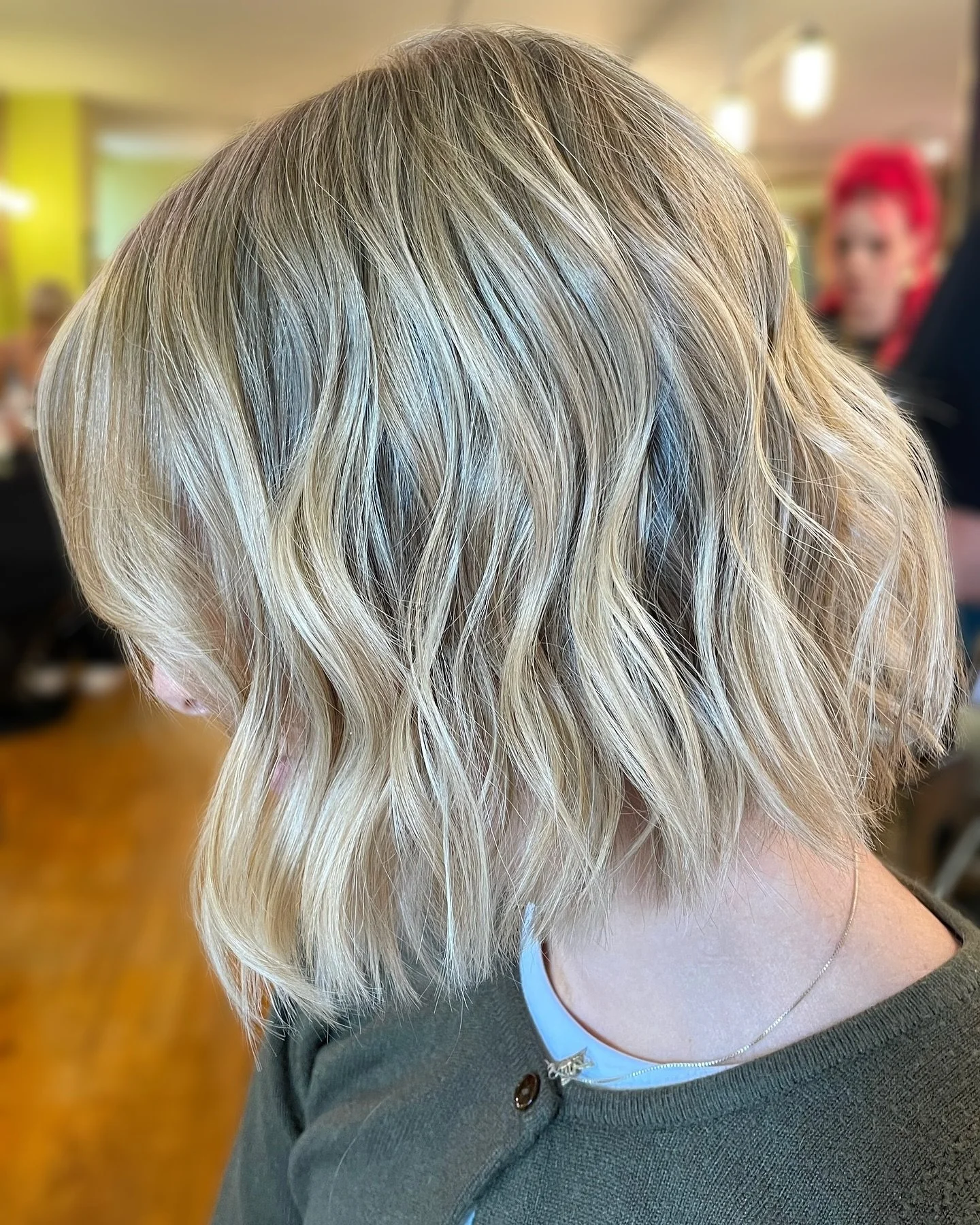 Same bob&hellip;different lighting&hellip;. Both beautiful 😻 

#lexingtonhairextensions #lexingtonky #lexingtonblonde #blonde #livedinhair #livedinblonde #wella #sharethelex #universityofkentucky