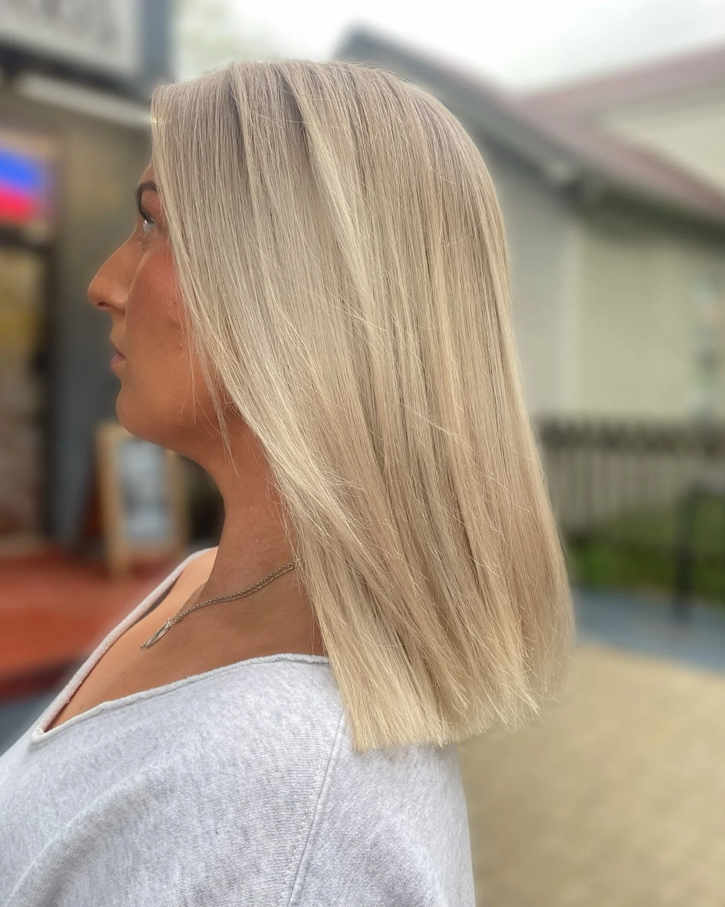 From a blended balayage queen to an all over bright blonde 🤩🤩🤩🤩
#sharethelex #lexingtonky #lexingtonkentucky #lexingtonkyhairstylist #blonde #brightblonde #blondingspecialist
