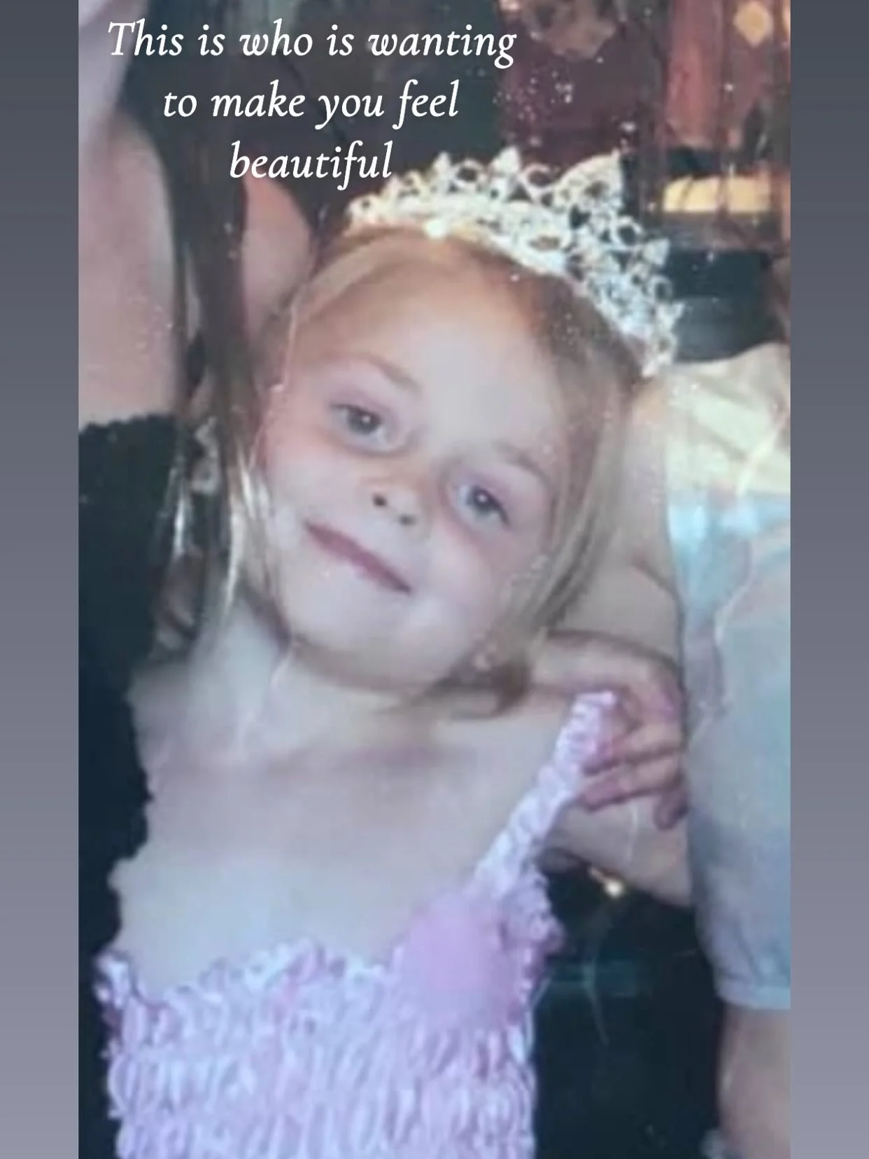 Just a small town girl in this big world 🫶🏻 

#lexington #trend #throwback #kentucky #hair