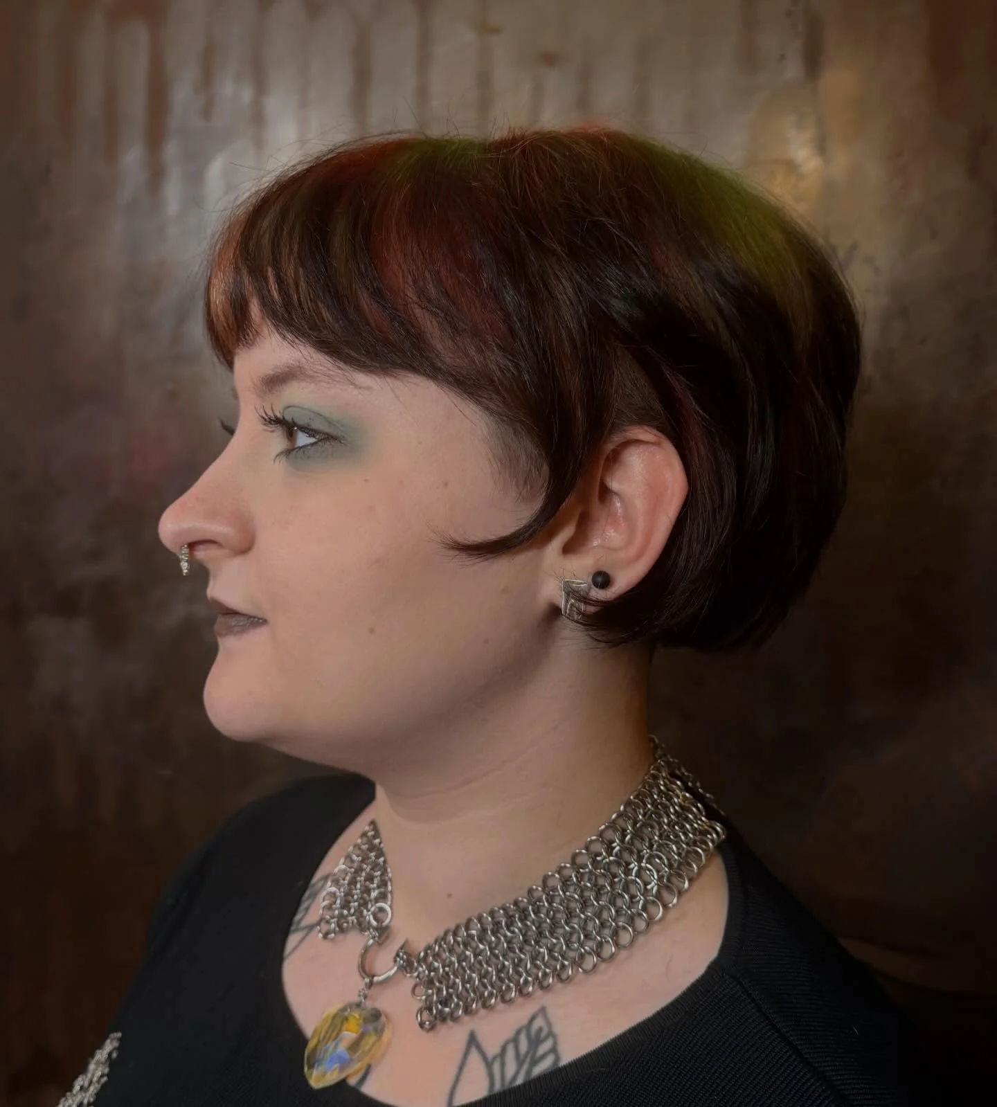 shout out my queen my fav olivia for letting me do crazy and fun stuff on her noggin. c*nty ass bob and a c*nty ass ghost root MORE LIKE DIS PLSSSSSS🙏🏼🙏🏼🙏🏼
-
-
#frenchbob #colorblock #fantasycolor #althair #kyalthair