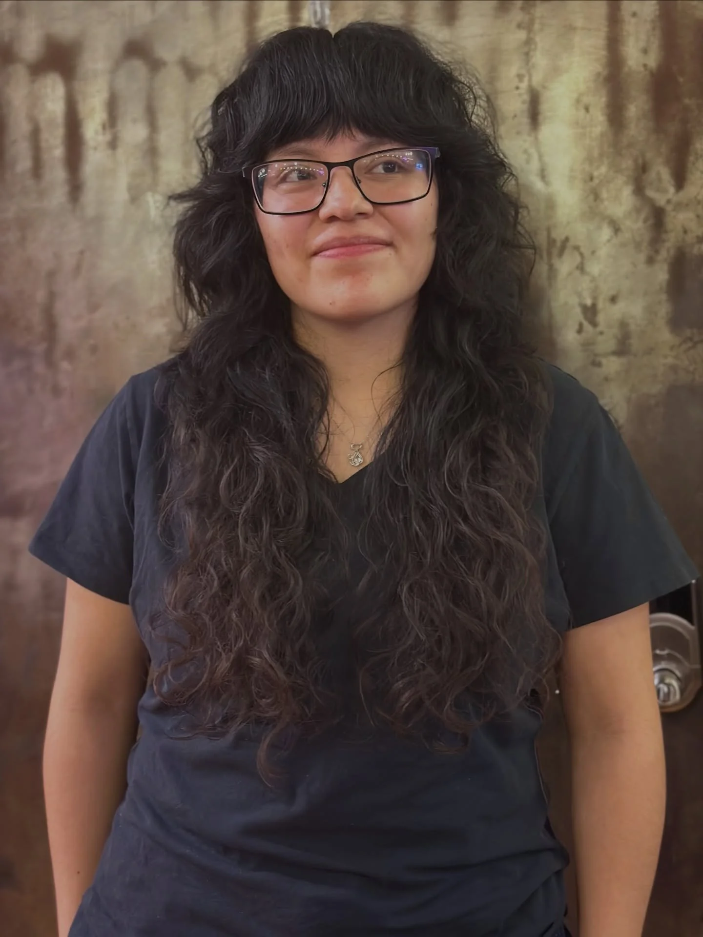 An absolutely insane before and after. Razor Cut with @jataifeather and Diffused with @cultandking . Made with love at @chachas_salon 🤍 Swipe for before. 

#razorhaircut #shag #shaghaircut #kentuckyhairstylist #beforeandafter