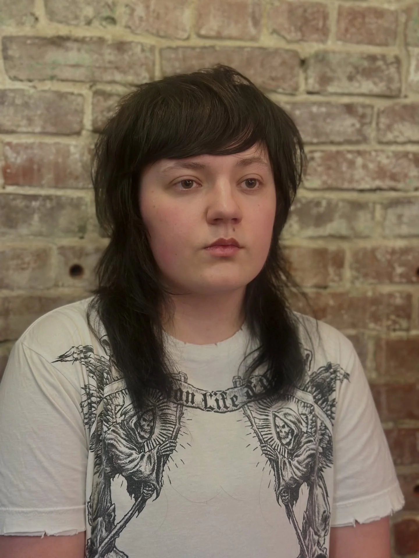 The early 2000&rsquo;s are BACK. 

#razorhaircut #emohair #althair #althairstylist