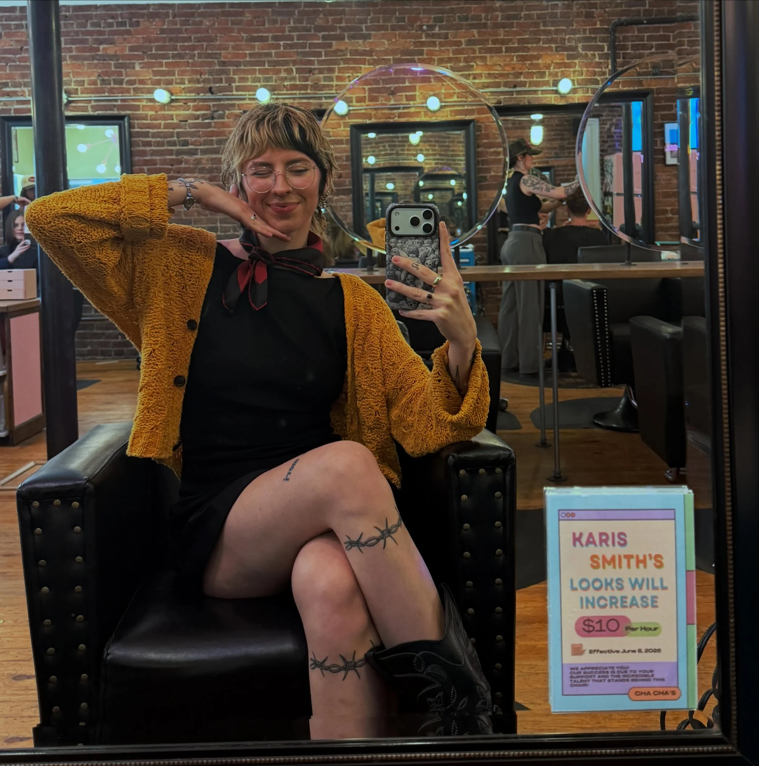 hello divas!!! big news!!! i got a price increase!😁😁😁

- all of my services will now be $10 more per hour. thank you guys so so so much for keeping me busy and trusting me with your hair, i truly would not be where i am without you guys. huge than