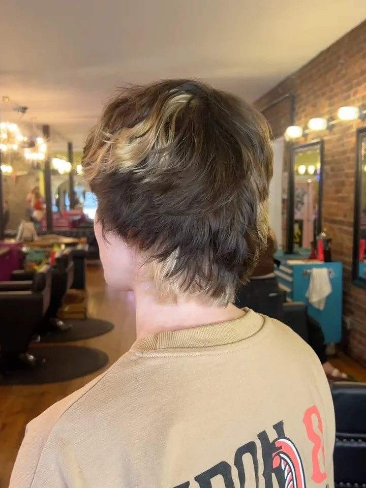 Had so much fun with this block color🔥🔥!!! I wish I had gotten a before because this was a MASSIVE transformation! 

#lexingtonkentucky #hairstylist #lexingtonhairstylist #lexingtonsalon