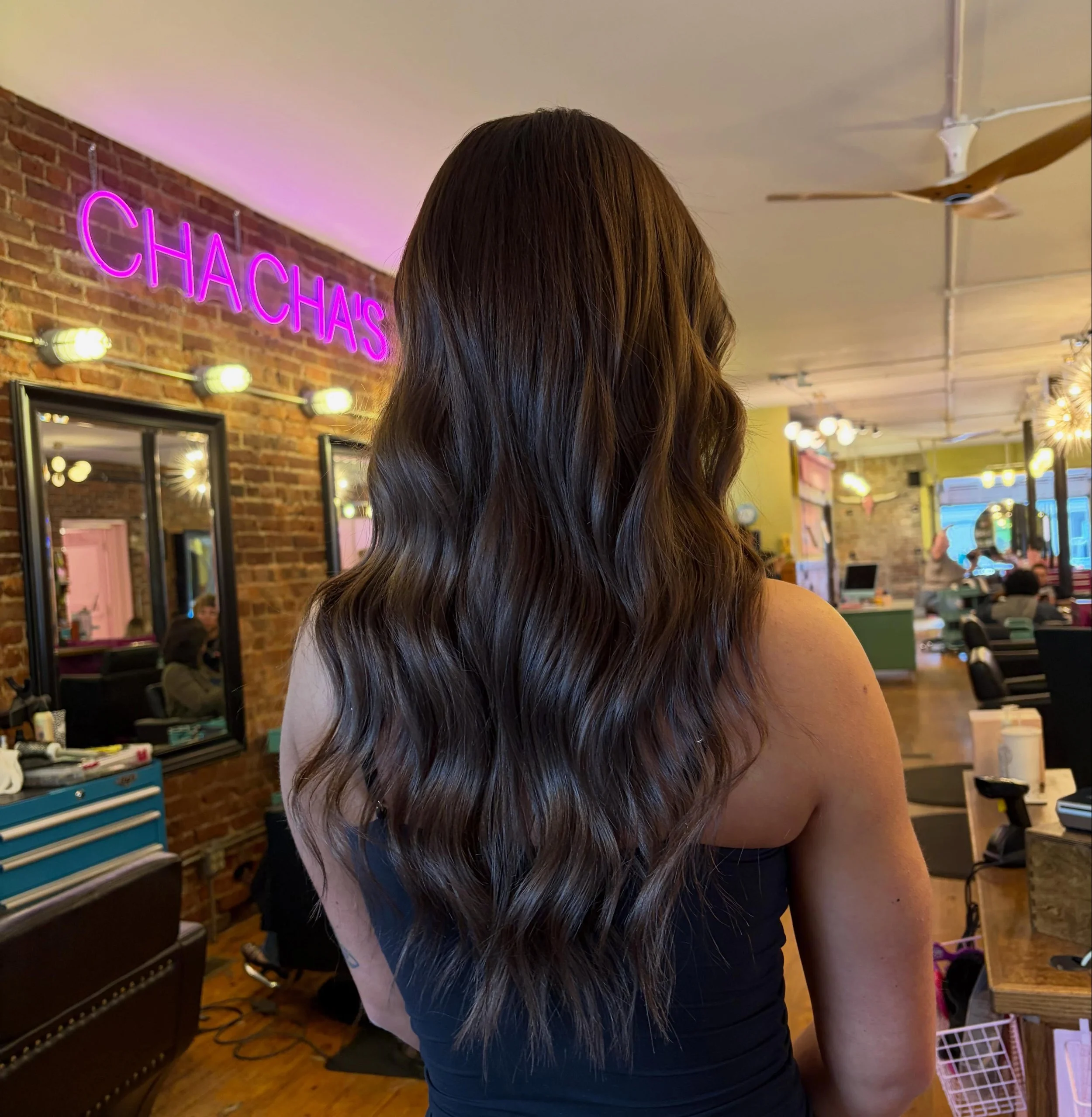 Excuse me, you look like you love my hair✨💗

✨Ella Langley inspired hair✨

<swipe for before>

#brunnette #darkhair #lexington #hair #kentucky