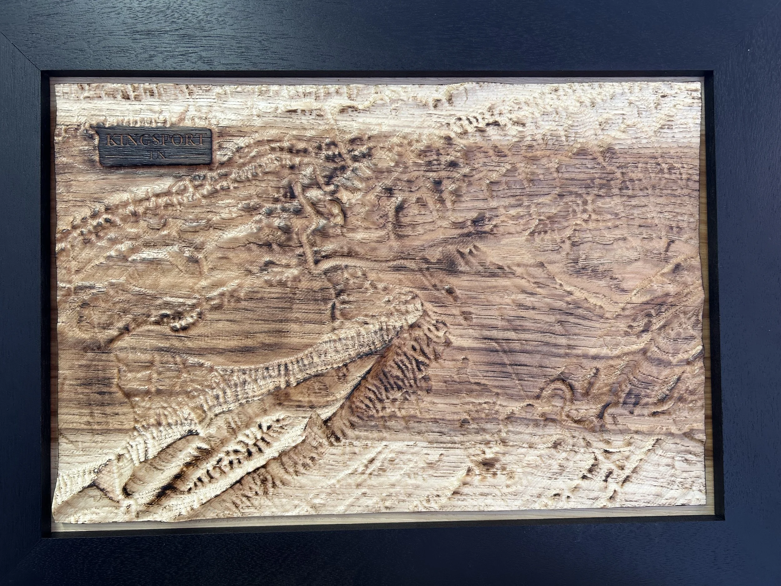 Kingsport, TN
Wood: Hickory
Finish/Stain: burned, pure
Label: Vintage Style
Engravings: none
Edge: Black frame