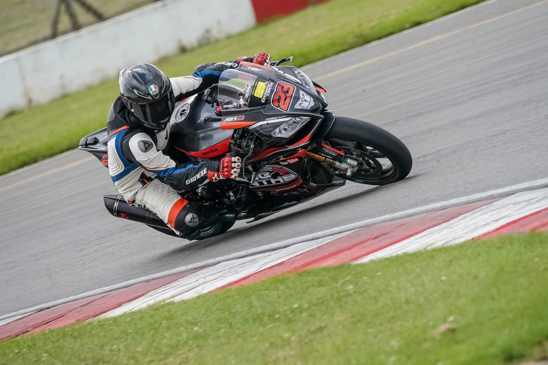 downloadz_230720_1482_donington_park.jpg