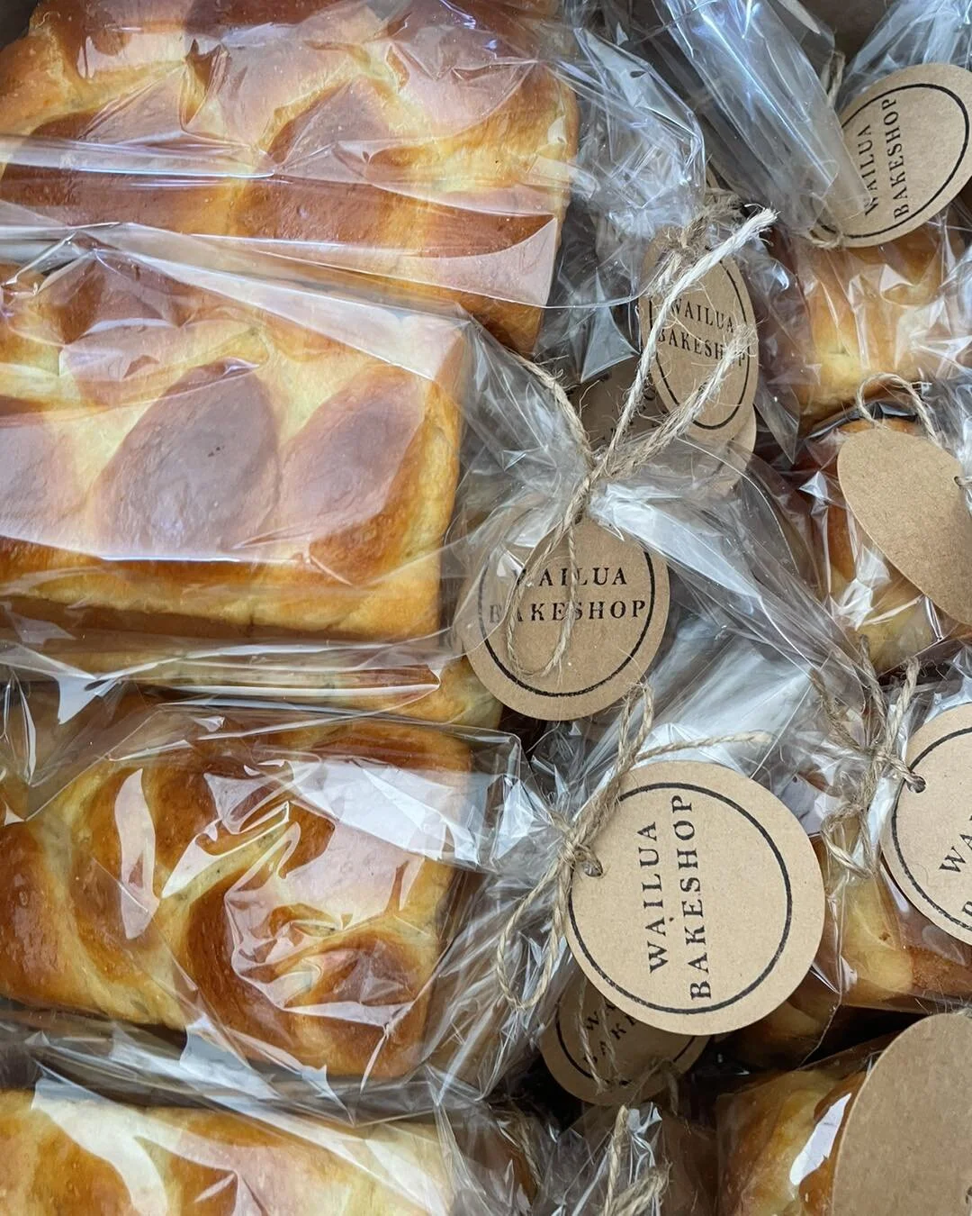 Have you tried @wailuabakeshop out yet? 😋 Personally, we LOVE their milk bread rolls 🍞

We have a variety of their breads listed on our website, make sure to place an order by tonight to have it available for delivery or pickup this Wednesday 🤙