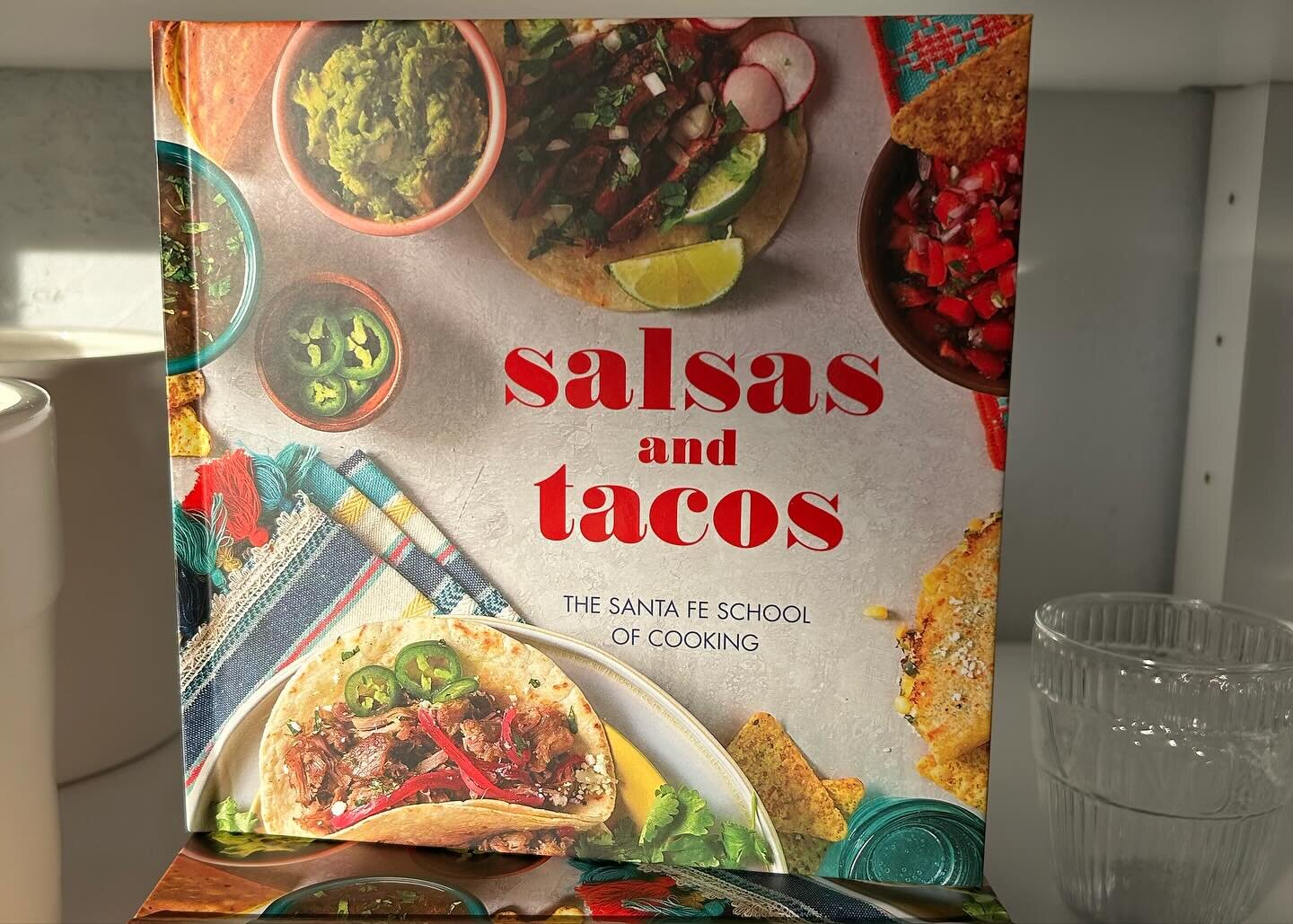 Calling all cooks👩&zwj;🍳&hellip;are you in the mood for food?
#ggprettythings #cookbooks #entertaining #giftideas